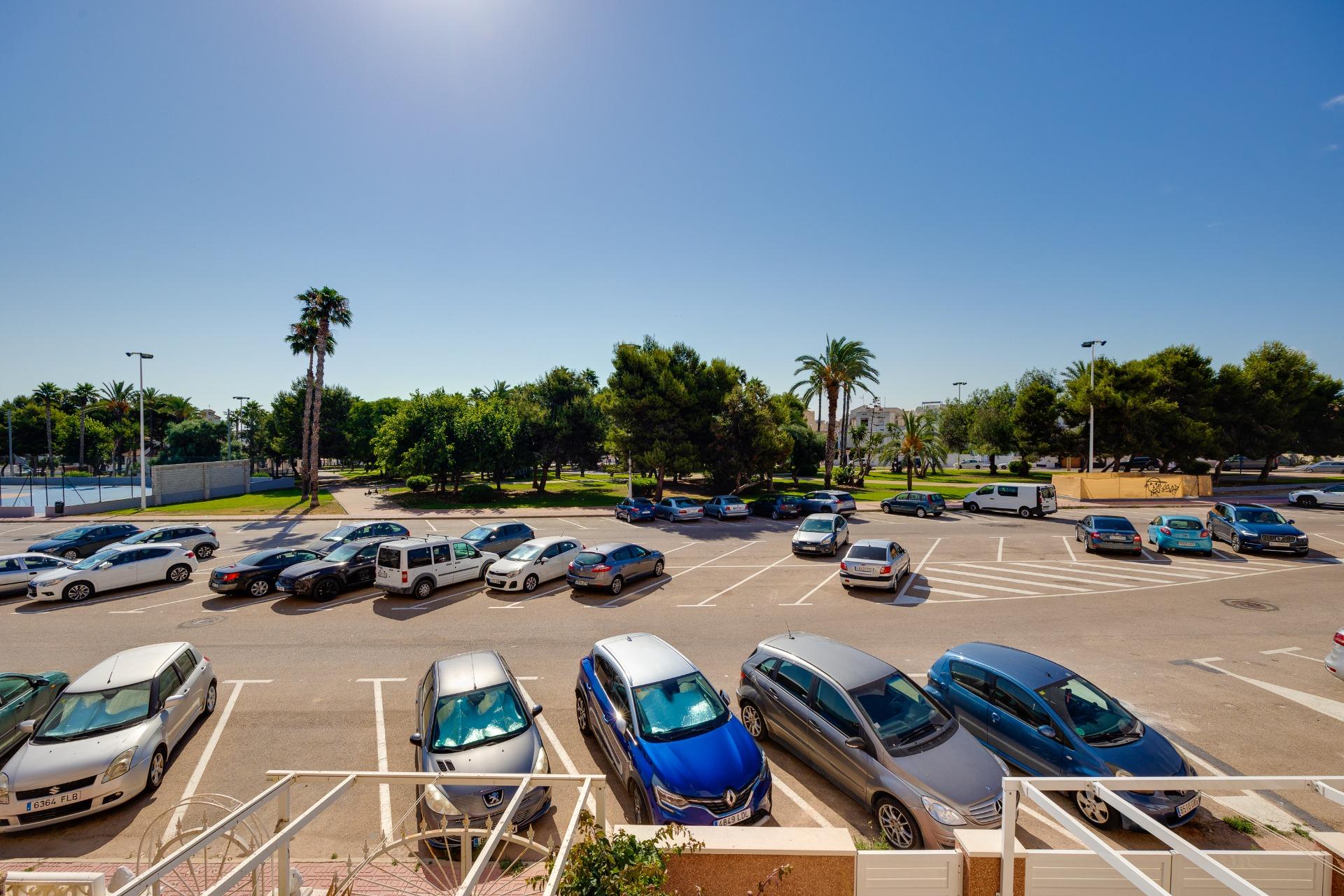 Terrace with outdoor seating, first-floor apartment, Calas Blanca, Torrevieja