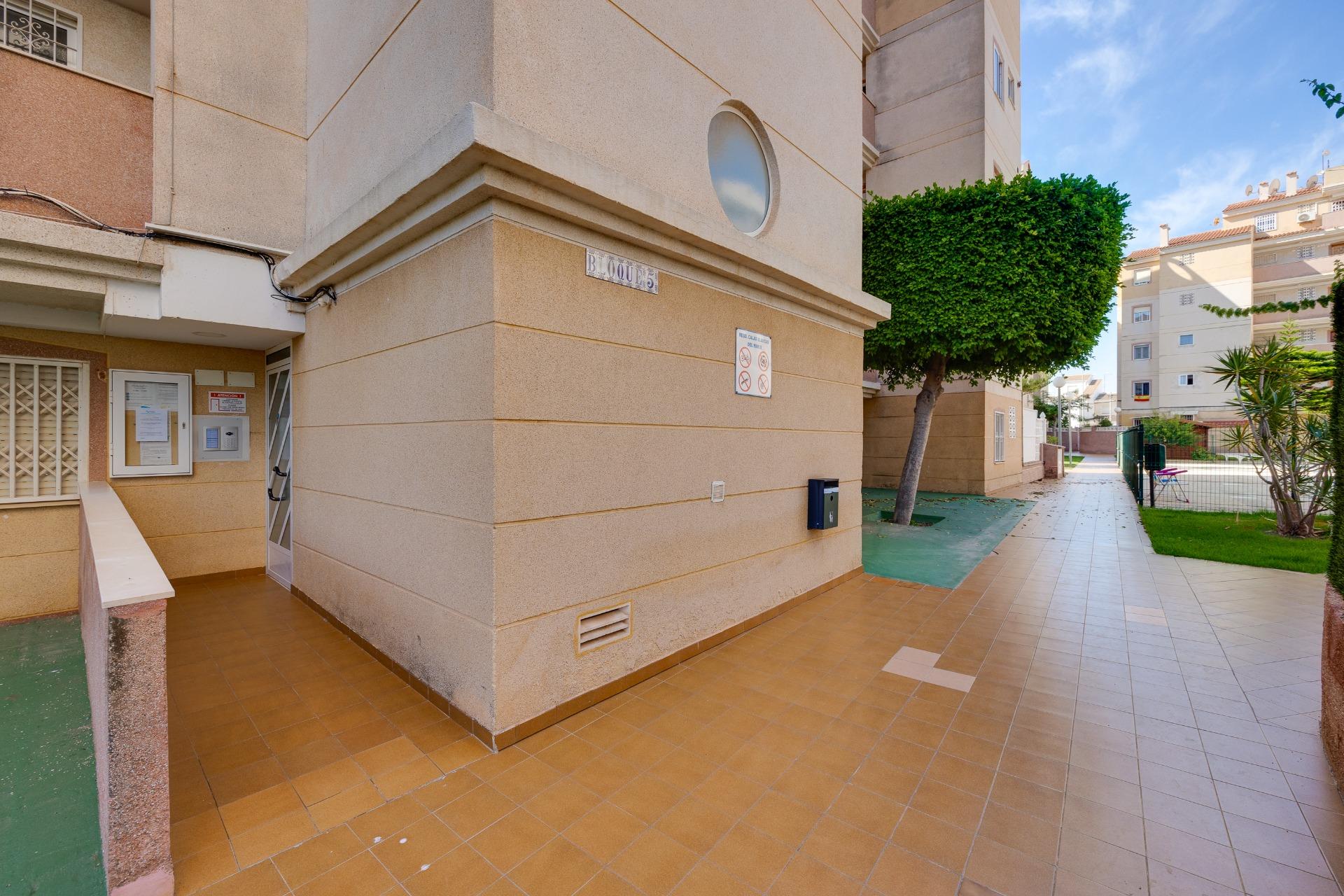 Second bedroom with window, Calas Blanca apartment, Torrevieja