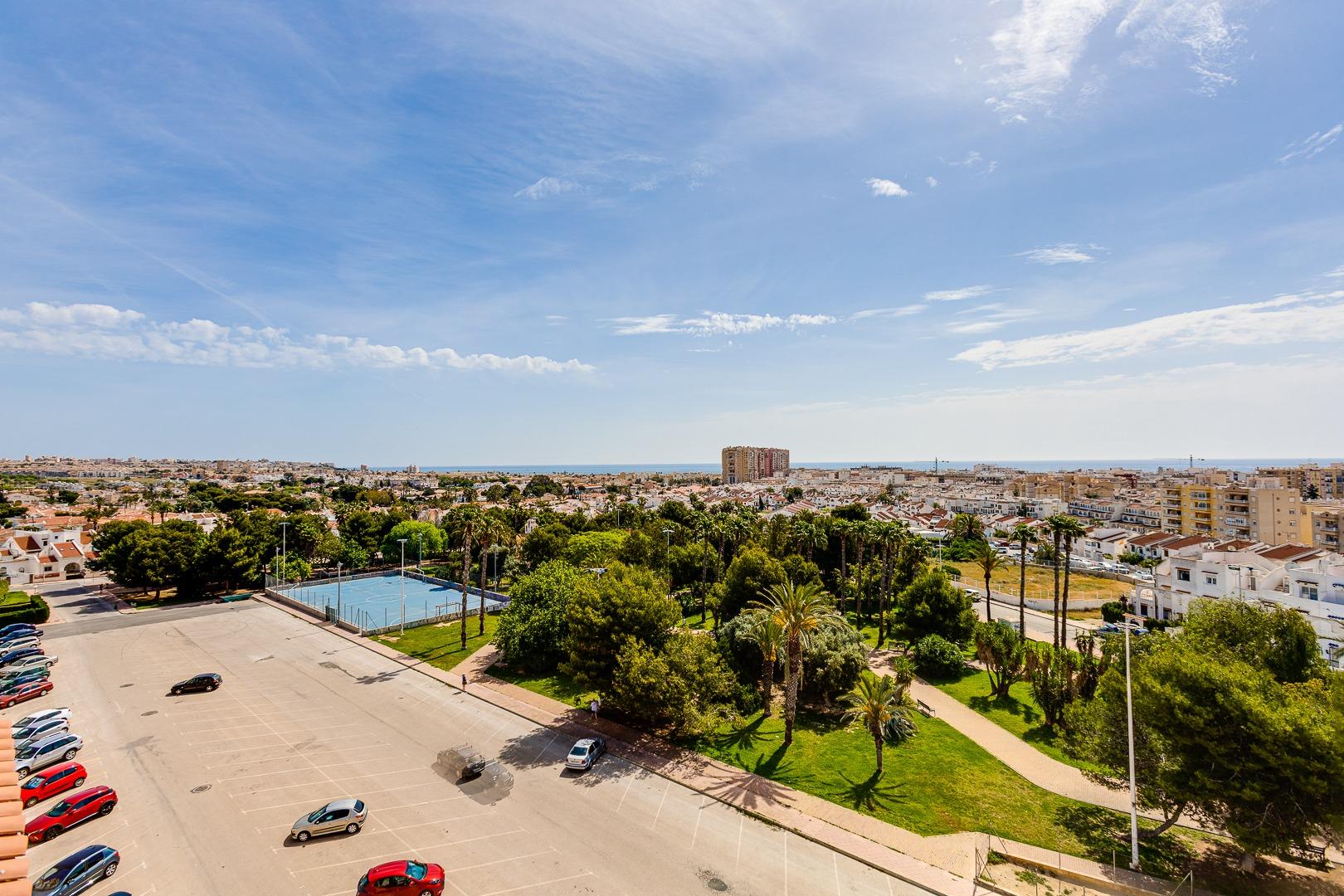 Kitchen and dining area in 2-bedroom apartment, Calas Blanca, Torrevieja