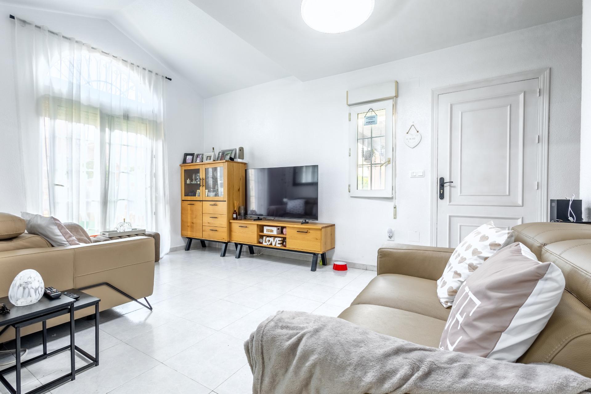 Open-plan kitchen and living area in ground-floor townhouse, La Siesta, Torrevieja