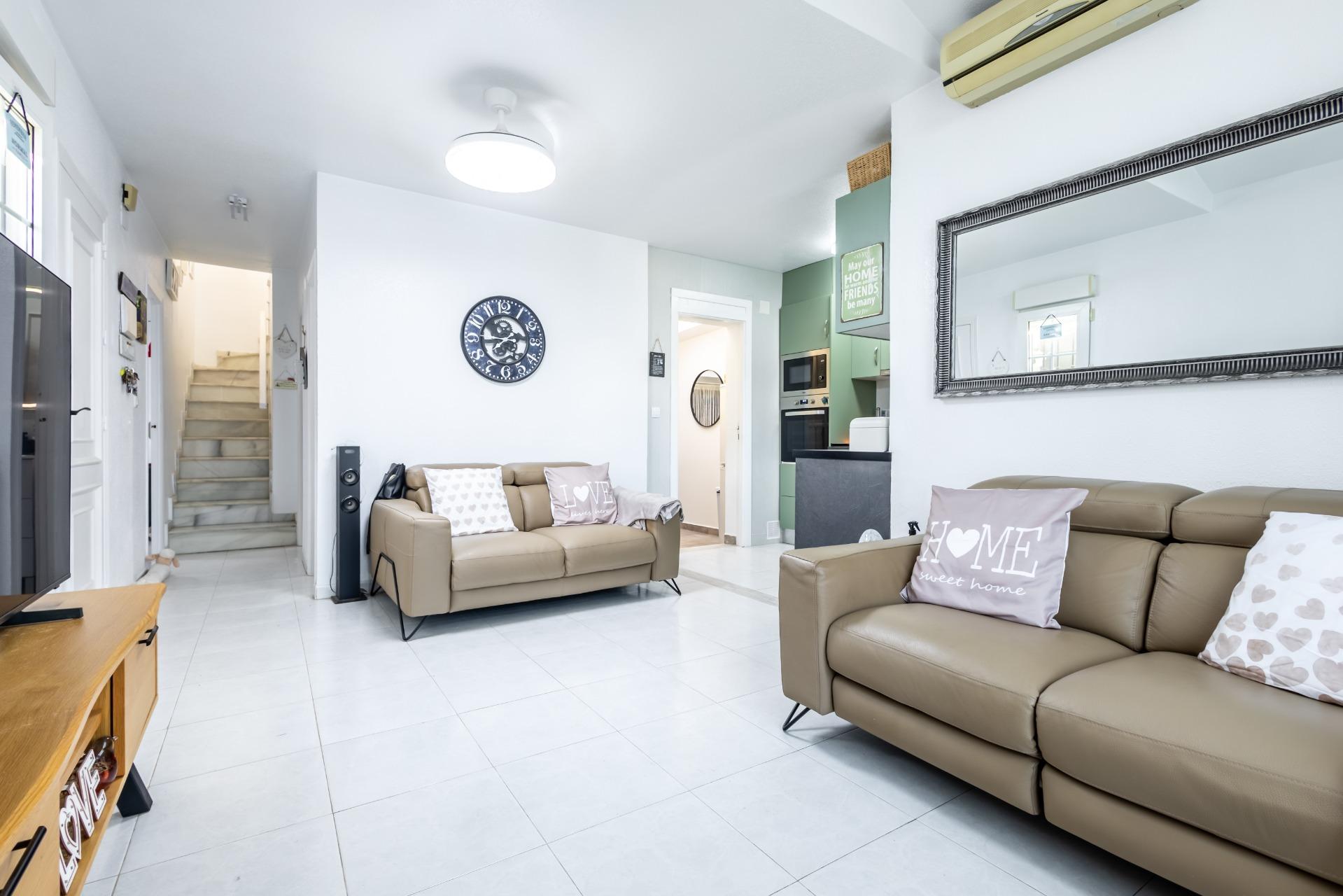 Double bedroom in 3-bedroom townhouse, La Siesta, Torrevieja