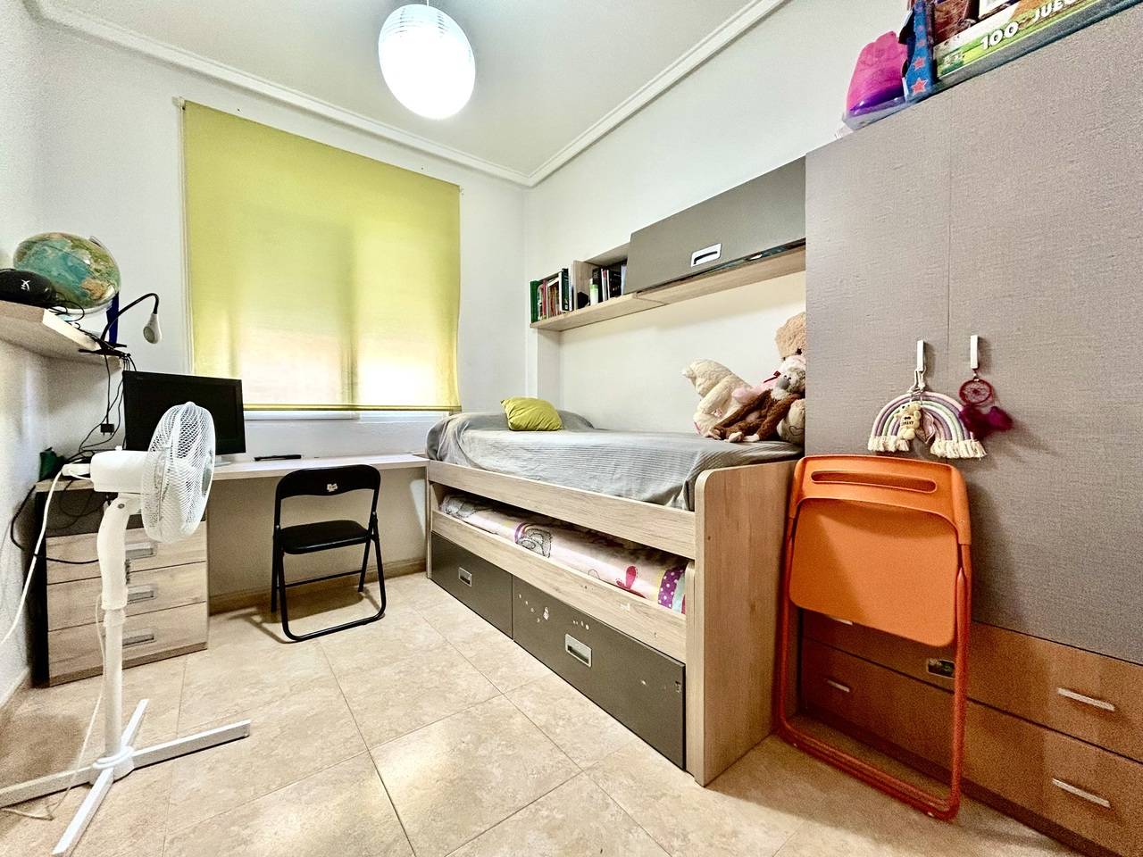 Window with natural light in ground-floor apartment, Torremendo, Orihuela