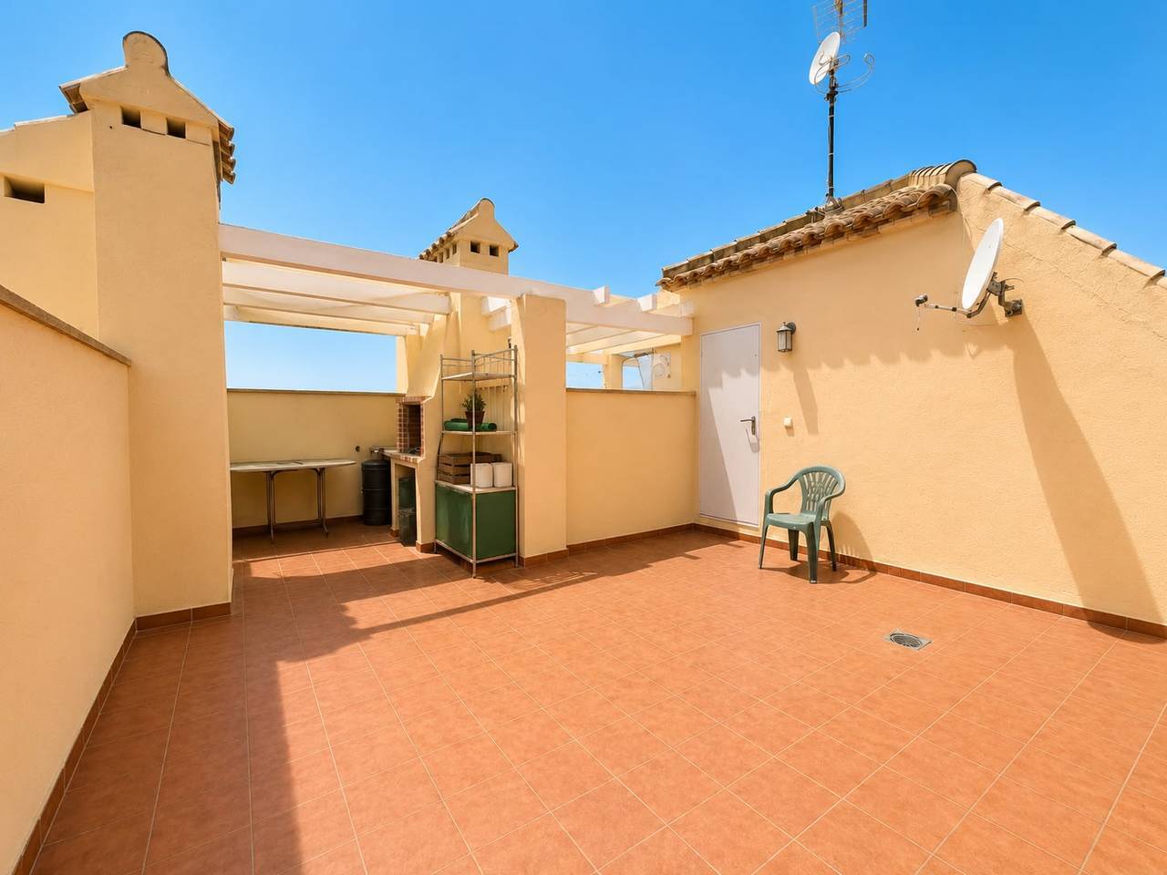 Bathroom fittings in 2-bedroom apartment, Torremendo, Orihuela