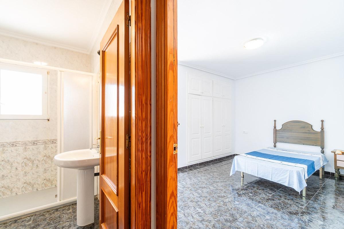 Kitchen worktop and integrated appliances, Playa Flamenca townhouse