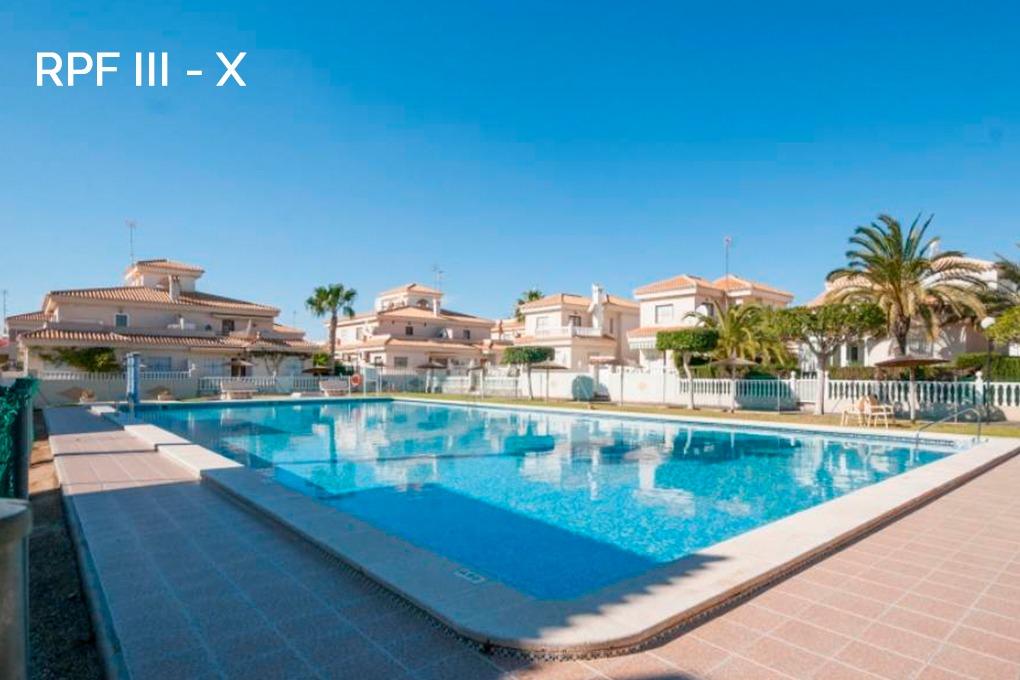 Ground-floor double bedroom with built-in wardrobes, Playa Flamenca townhouse