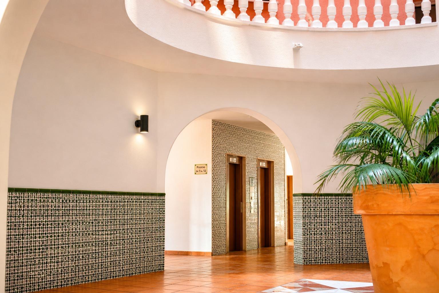 Internal hallway of 3-bedroom apartment, Los Frutales, Torrevieja