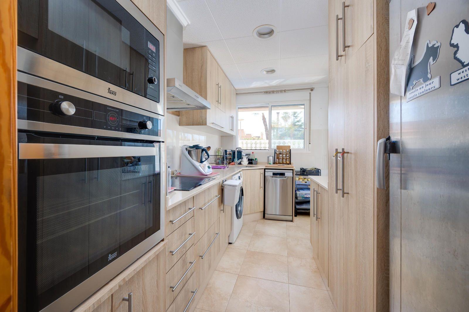 Separate apartment bathroom in La Marina villa