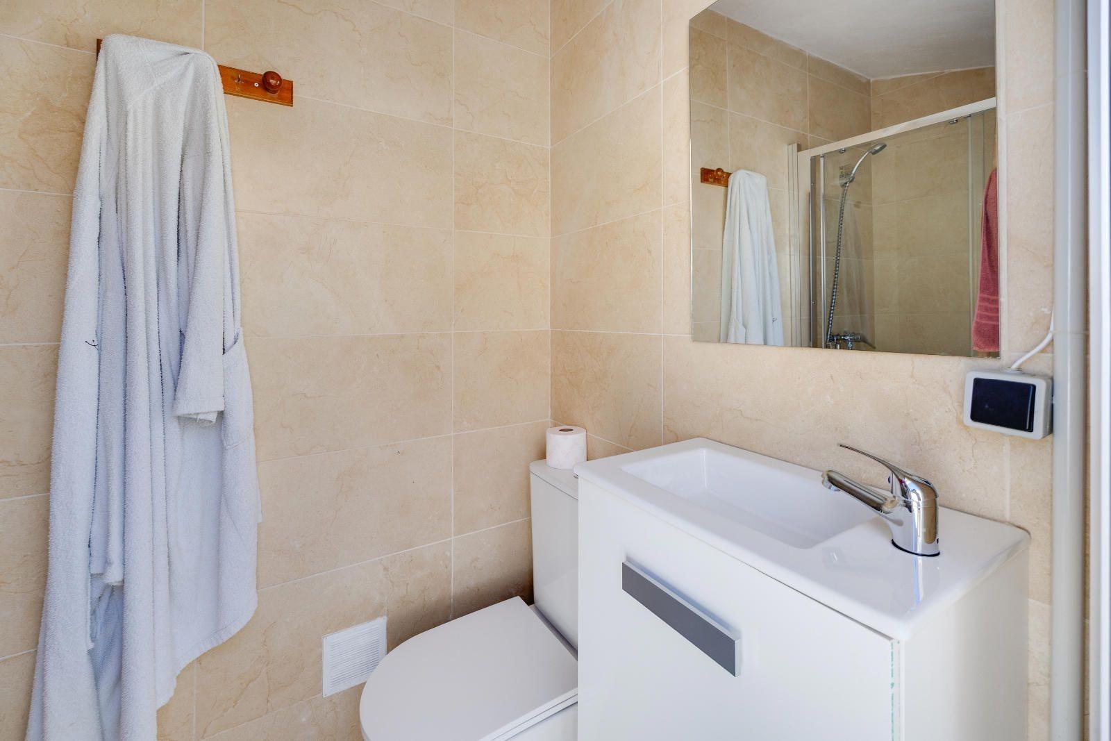 Kitchen with fitted units in 3-bedroom villa, La Marina, San Fulgencio