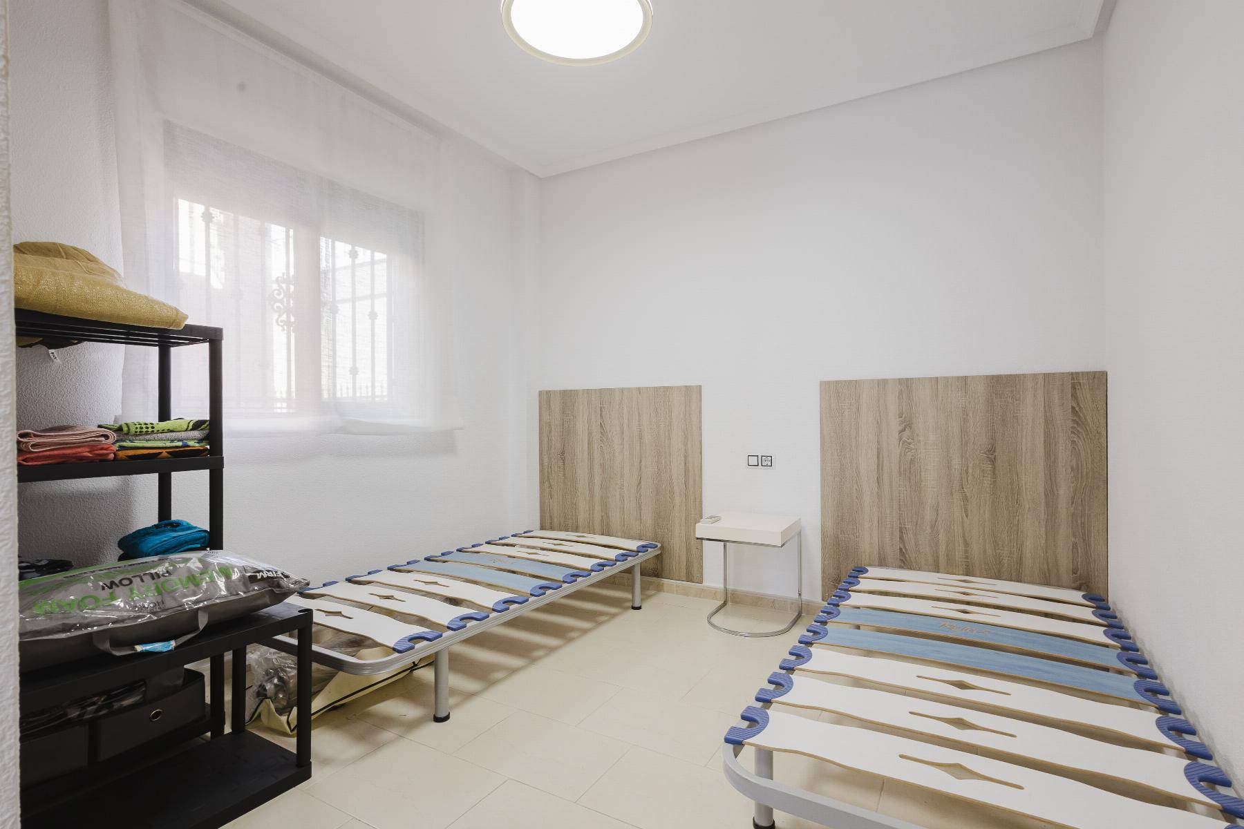 Window and natural light in bedroom, 2-bedroom villa, Aguas Nuevas, Torrevieja