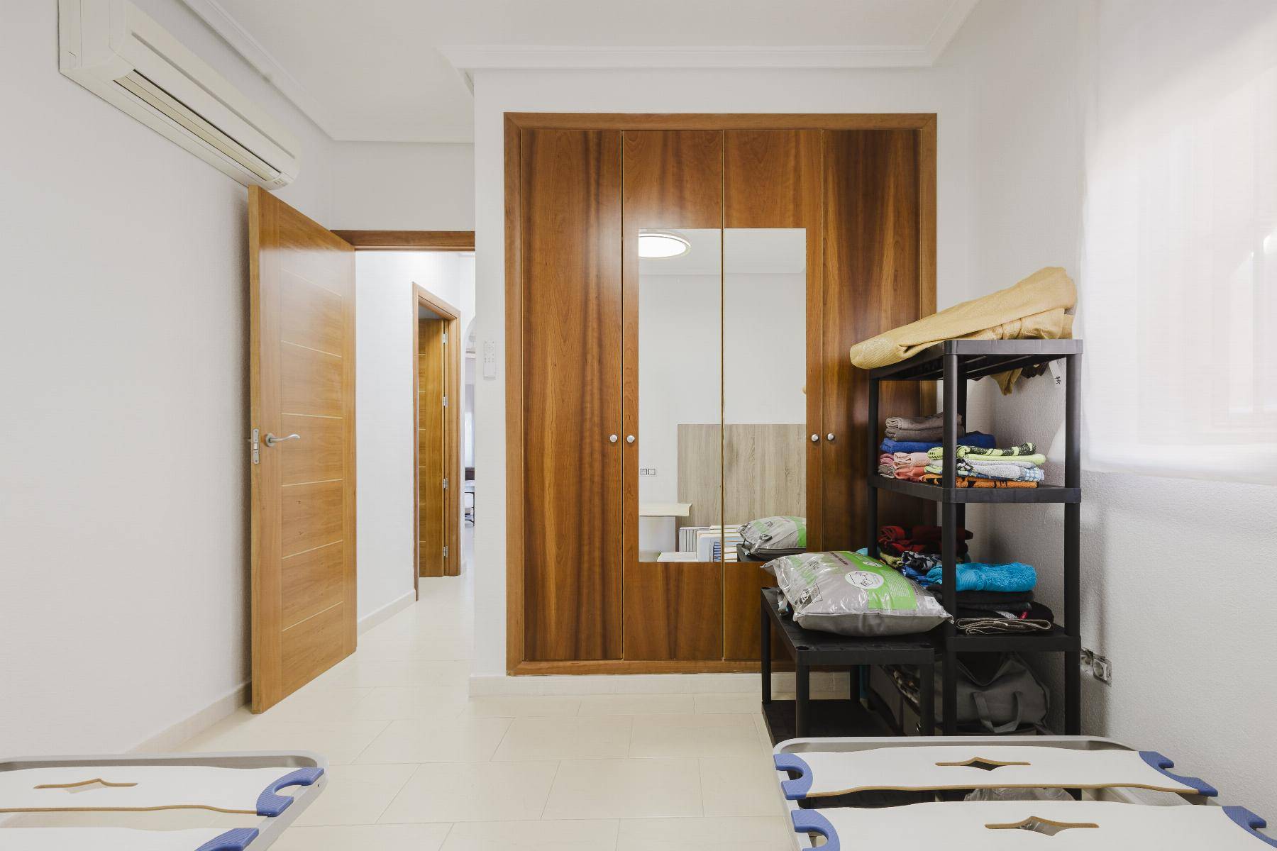 Bathroom fittings and tiles in 2-bedroom villa, Aguas Nuevas, Torrevieja
