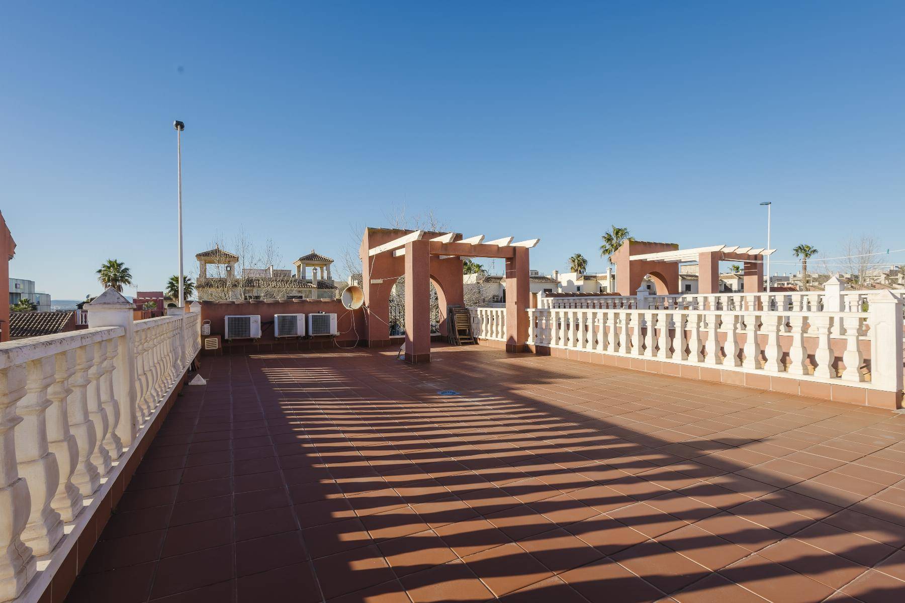 Solarium surface and terrace detail, 2-bedroom villa, Aguas Nuevas, Torrevieja