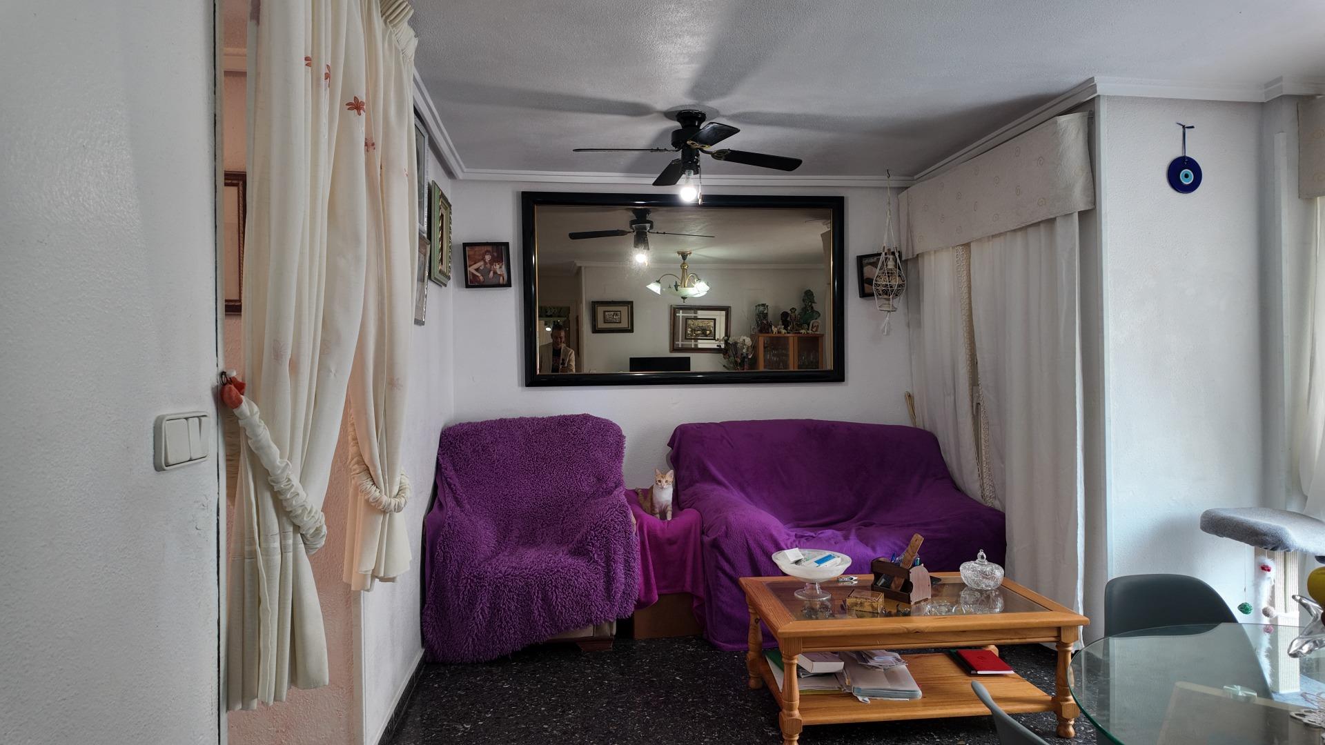 Kitchen with fitted units in 2-bedroom apartment, Punta Prima, Torrevieja