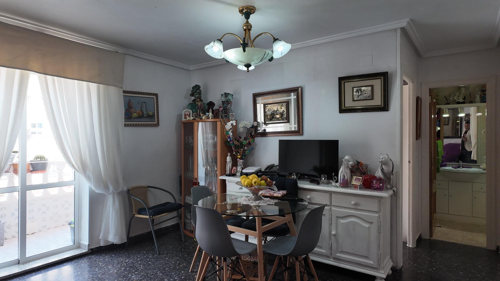 Double bedroom with window in 2-bedroom apartment, Punta Prima, Torrevieja