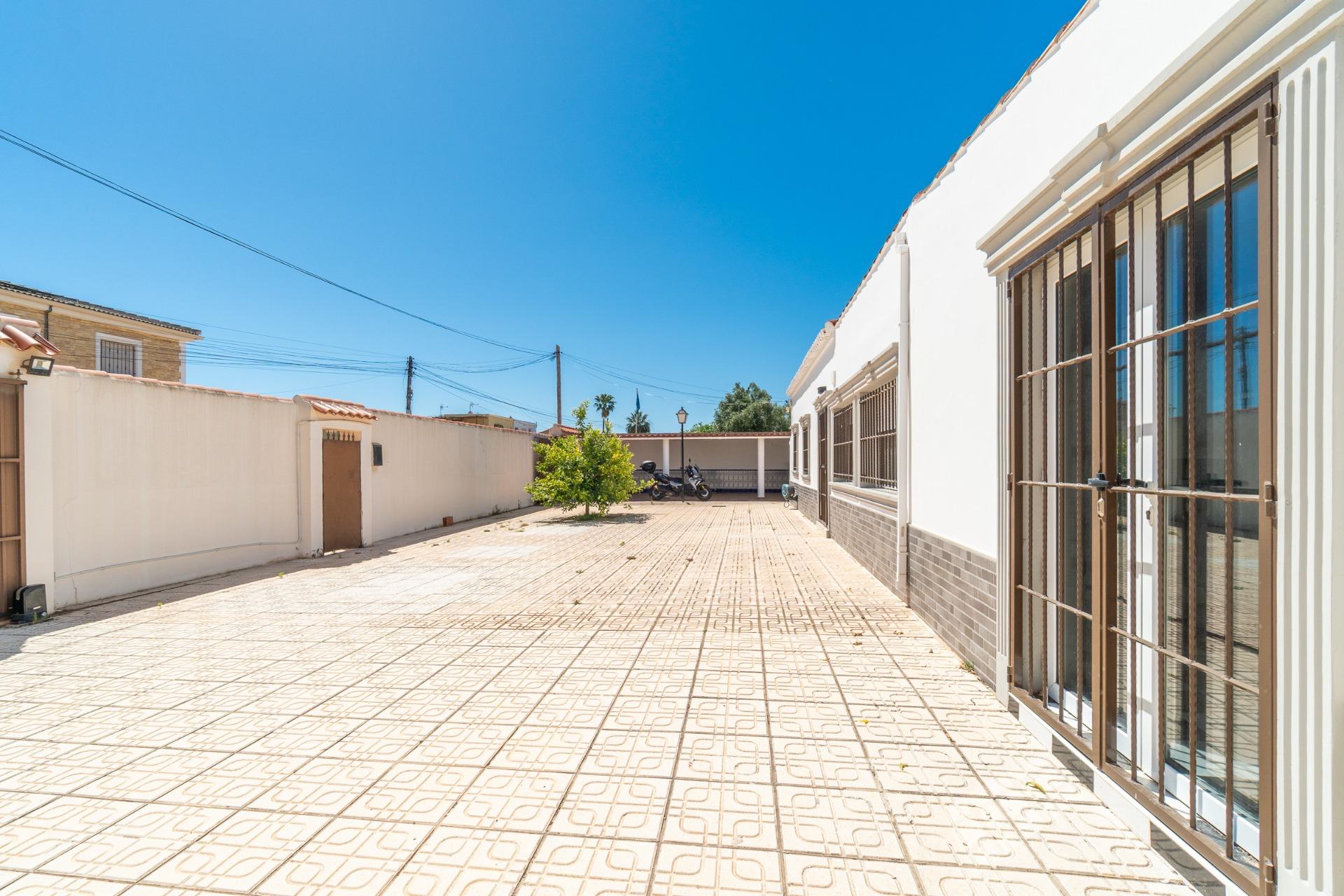 Fourth bathroom interior, corner villa in Torreta Florida, Torrevieja