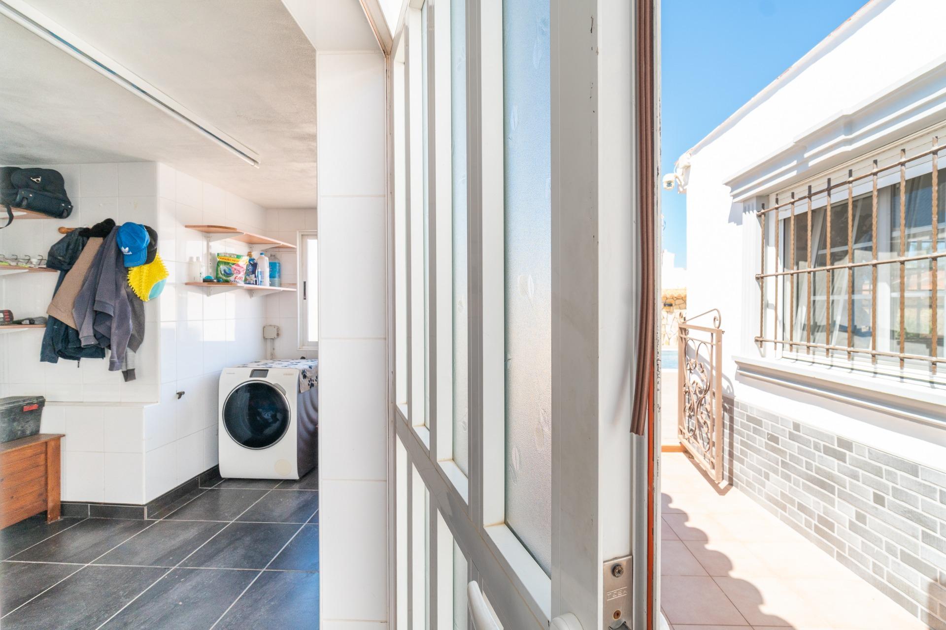 Laundry room with plumbing fittings, detached villa, Torreta Florida, Torrevieja