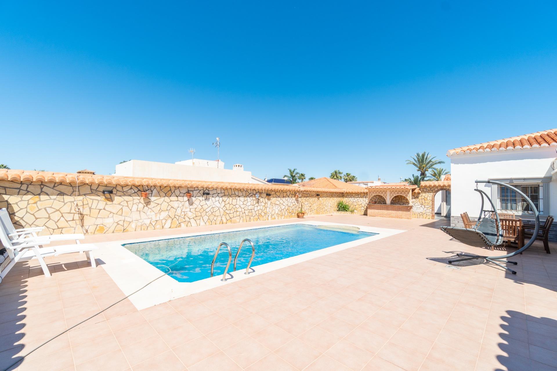Internal corridor with natural light, villa in Torreta Florida, Torrevieja