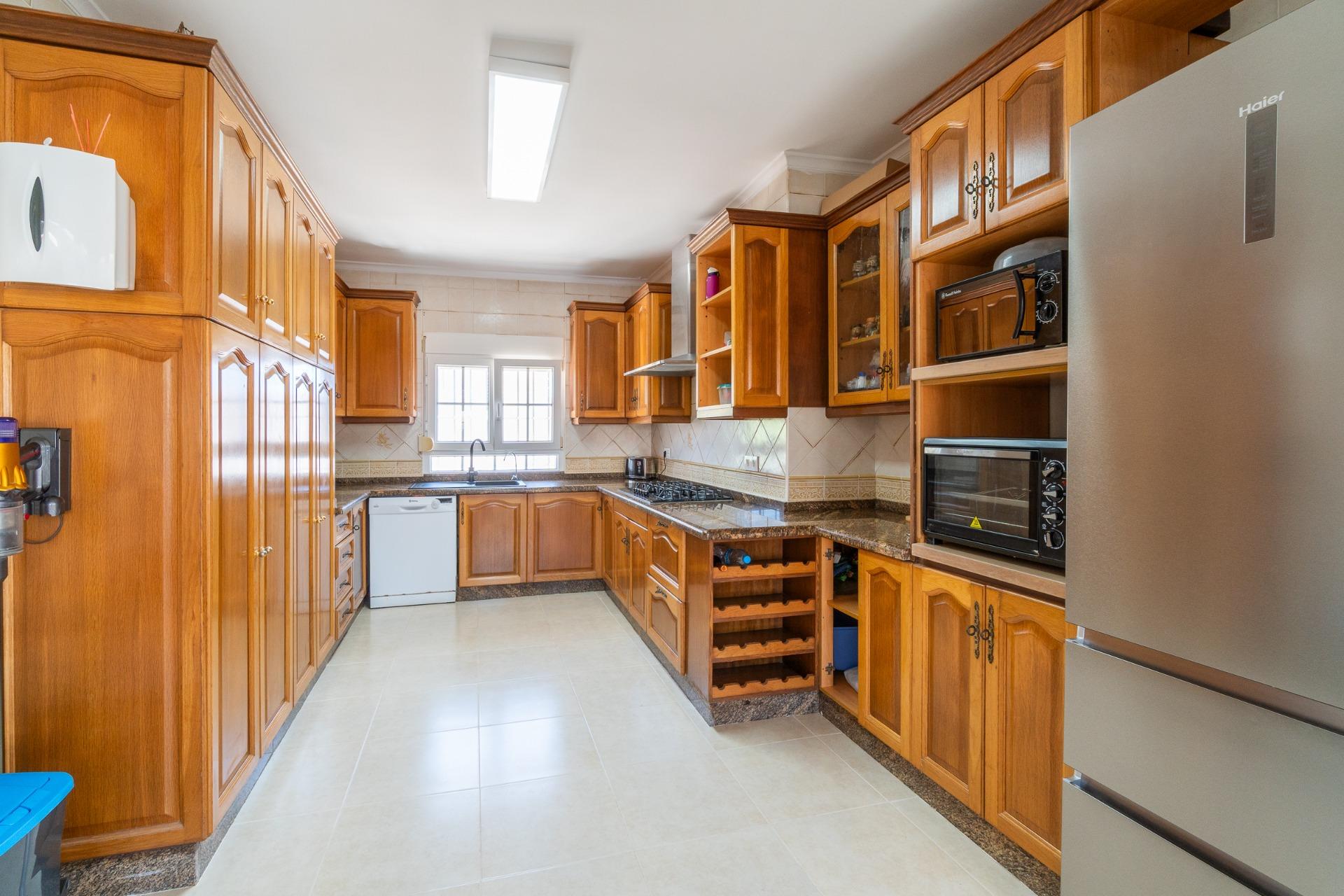 Upper terrace area, 4-bedroom villa on 800m2 plot, Torreta Florida
