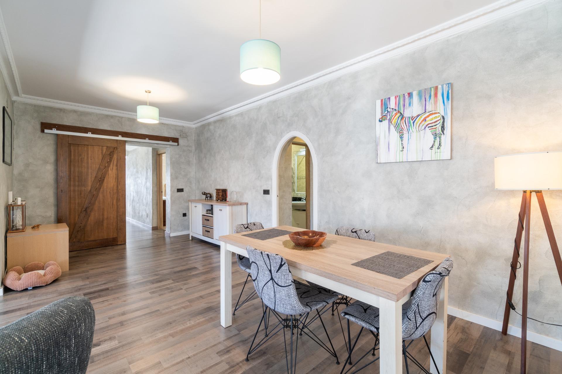 Living room with tiled flooring and natural light, 4-bedroom villa, Torreta Florida
