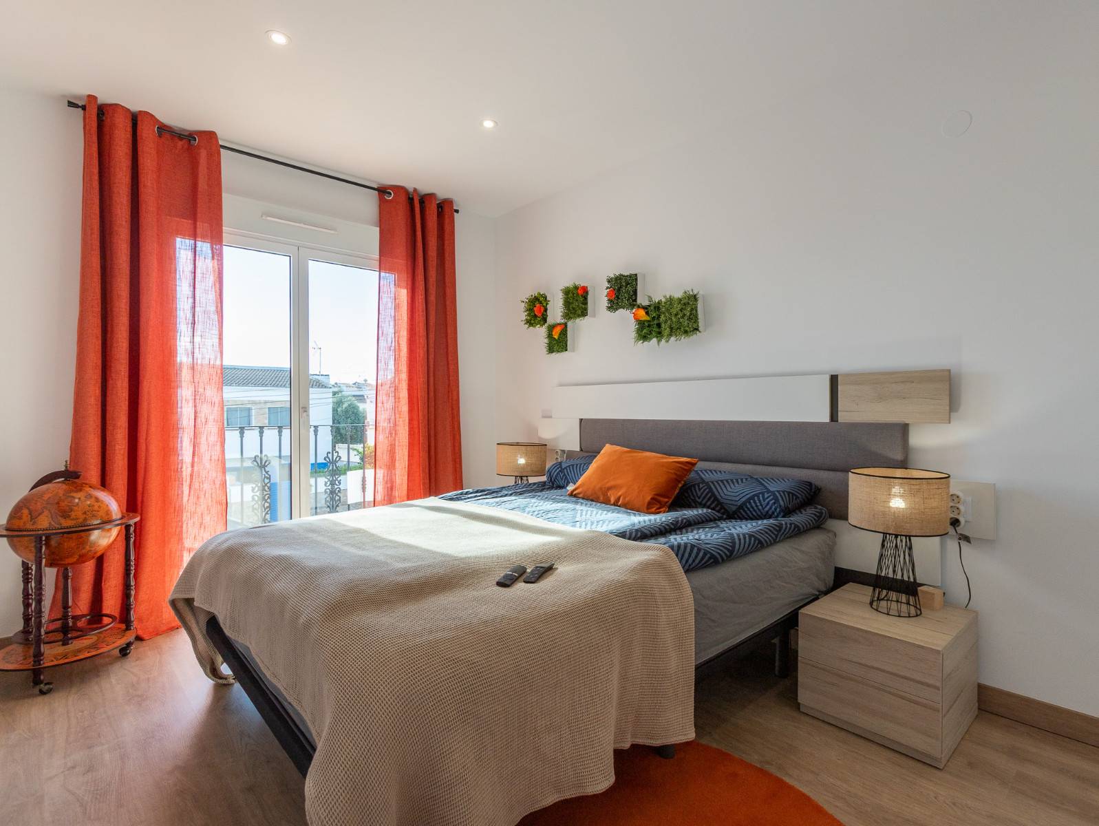 Ground-floor hallway of 4-bedroom villa in La Siesta, Torrevieja