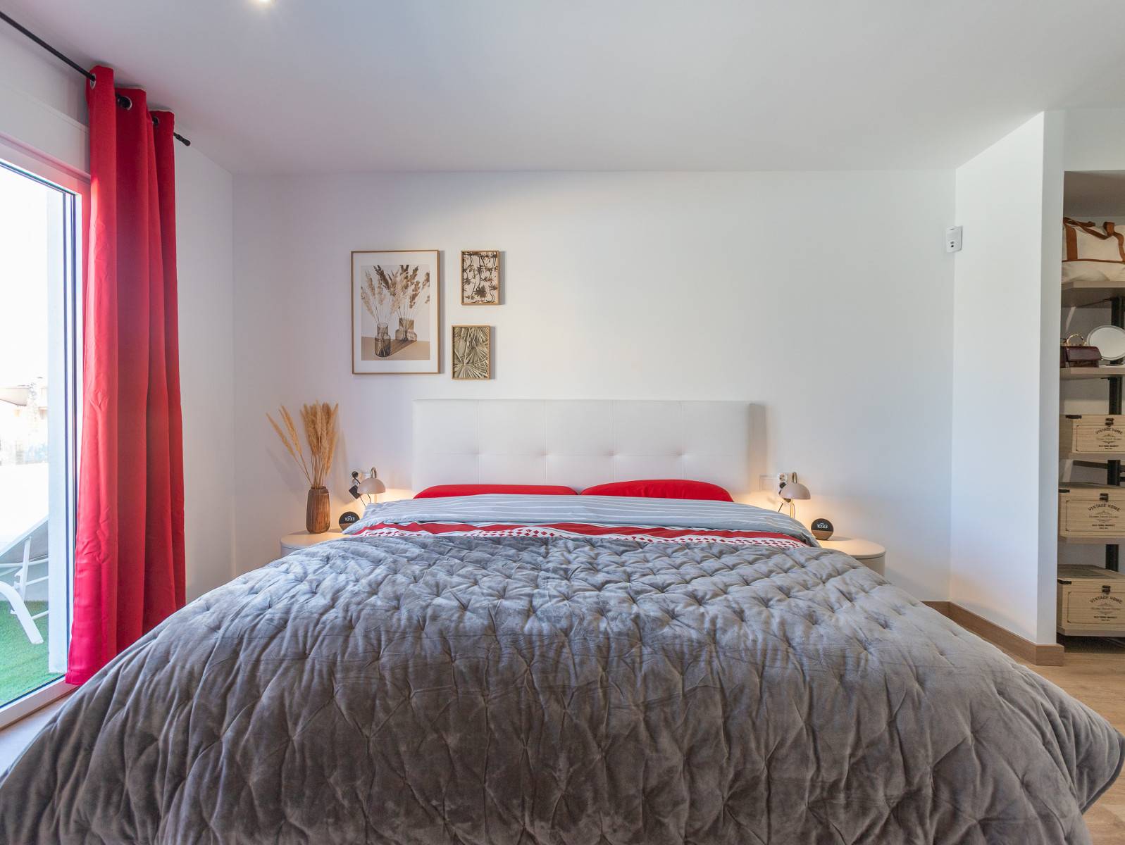 Solar panels mounted on roof of 4-bedroom villa in La Siesta, Torrevieja