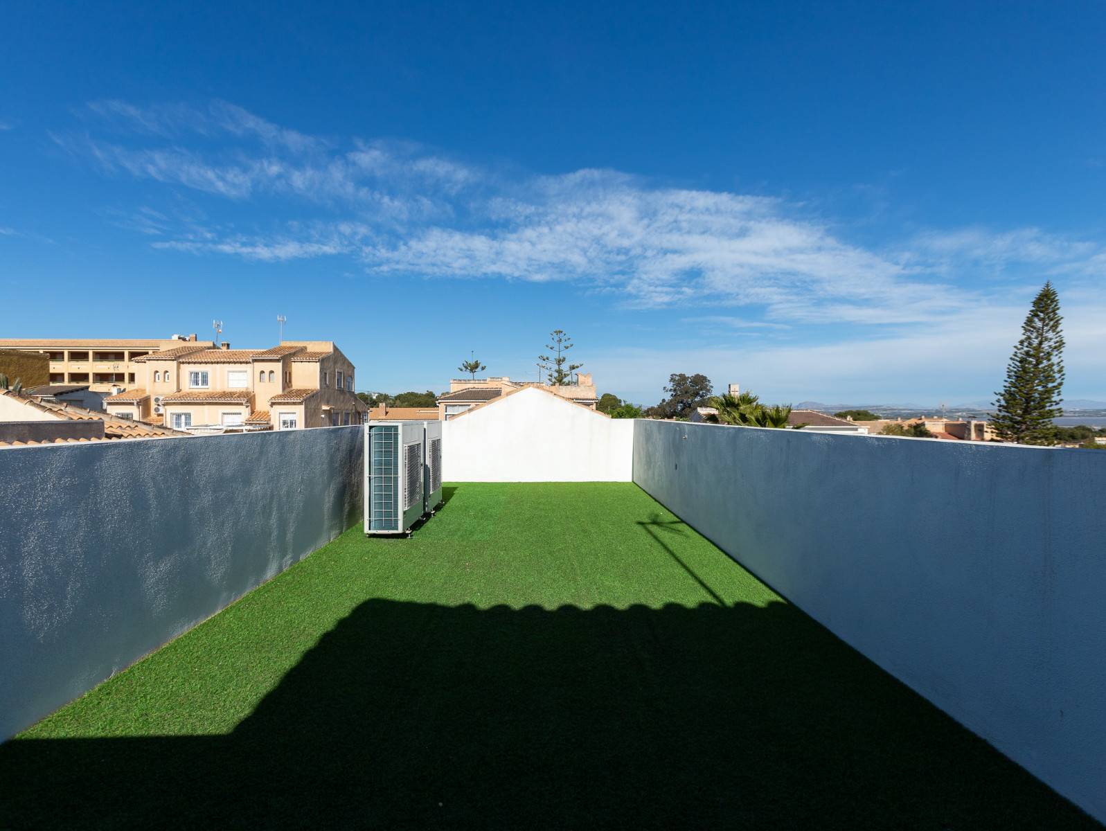Street-facing frontage of detached villa in La Siesta, Torrevieja