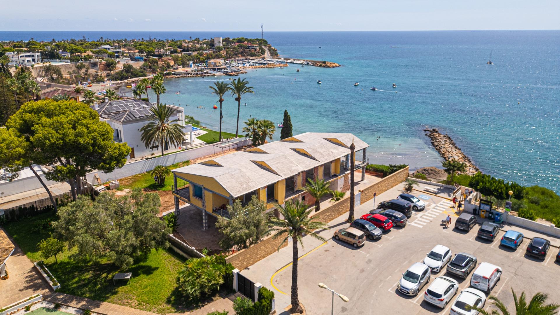 Double bedroom in 6-bedroom villa, Cabo Roig, Orihuela Costa
