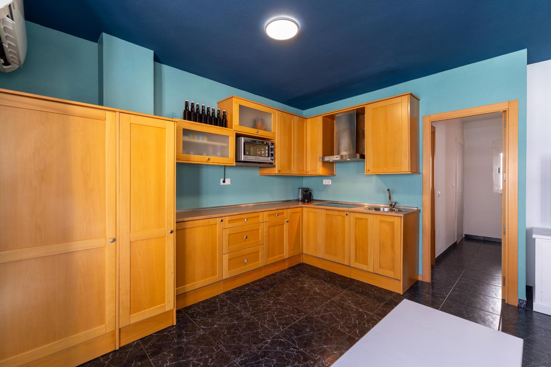 Bathroom fittings and walk-in shower detail, 1-bedroom apartment, El Acequión
