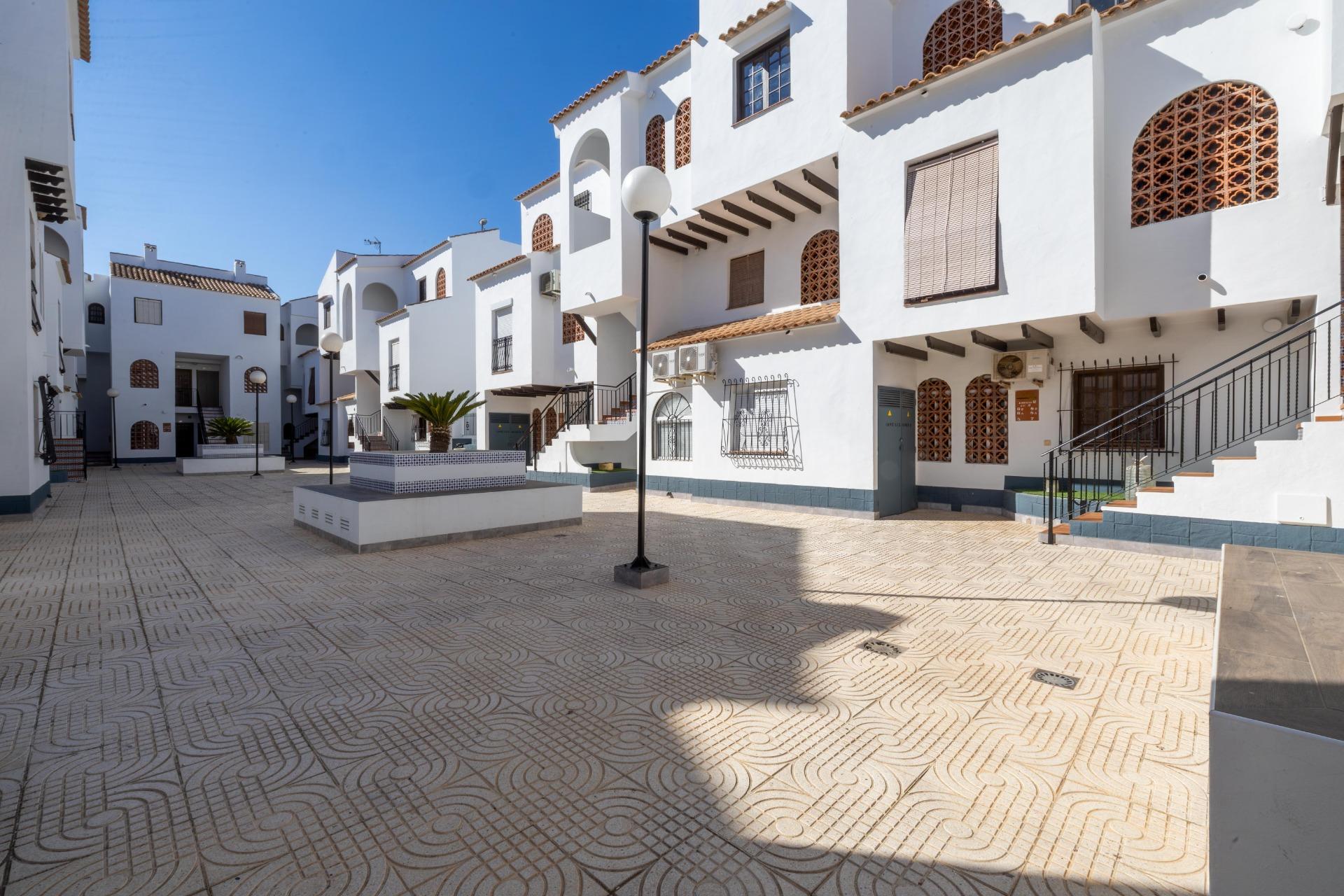 Bathroom with walk-in shower, 1-bedroom apartment, El Acequión, Torrevieja