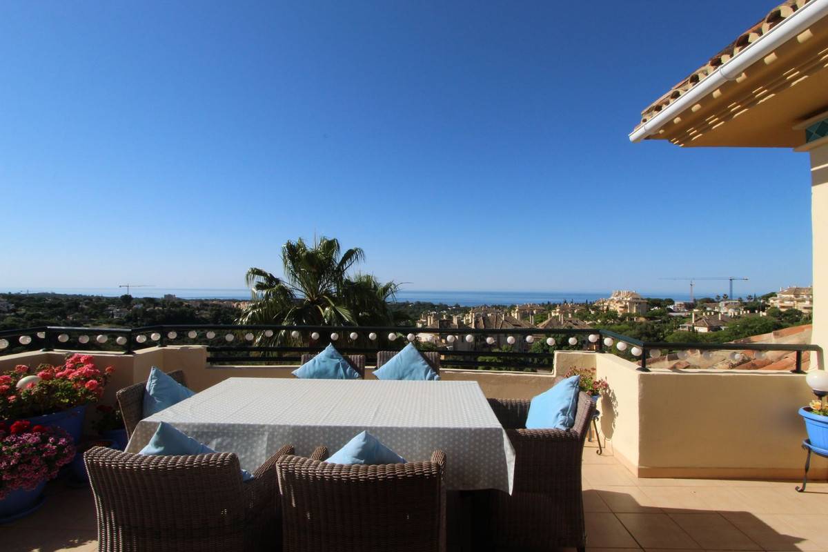 Kitchen with utility room access, corner penthouse, Elviria Hills, Marbella