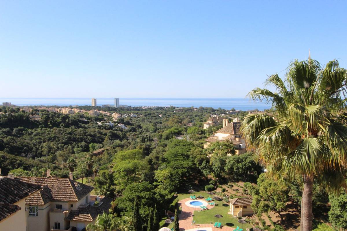 Open-plan living and dining area in 3-bedroom duplex penthouse, Elviria Hills, Marbella