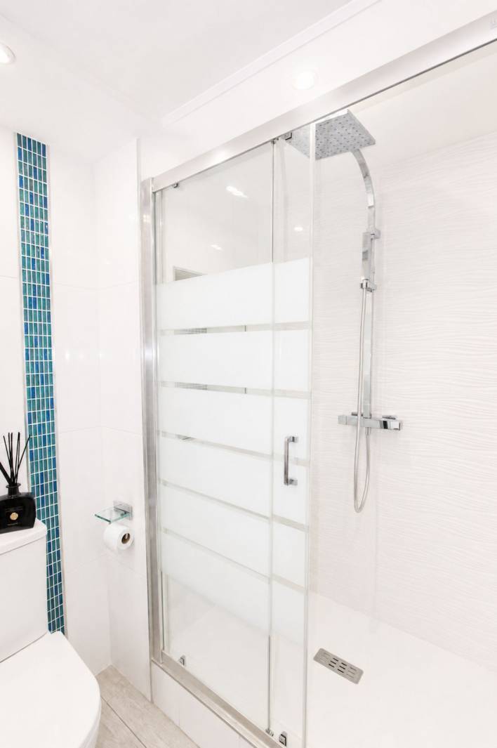 Upper-floor hallway in 3-bedroom duplex penthouse, Elviria Hills, Marbella