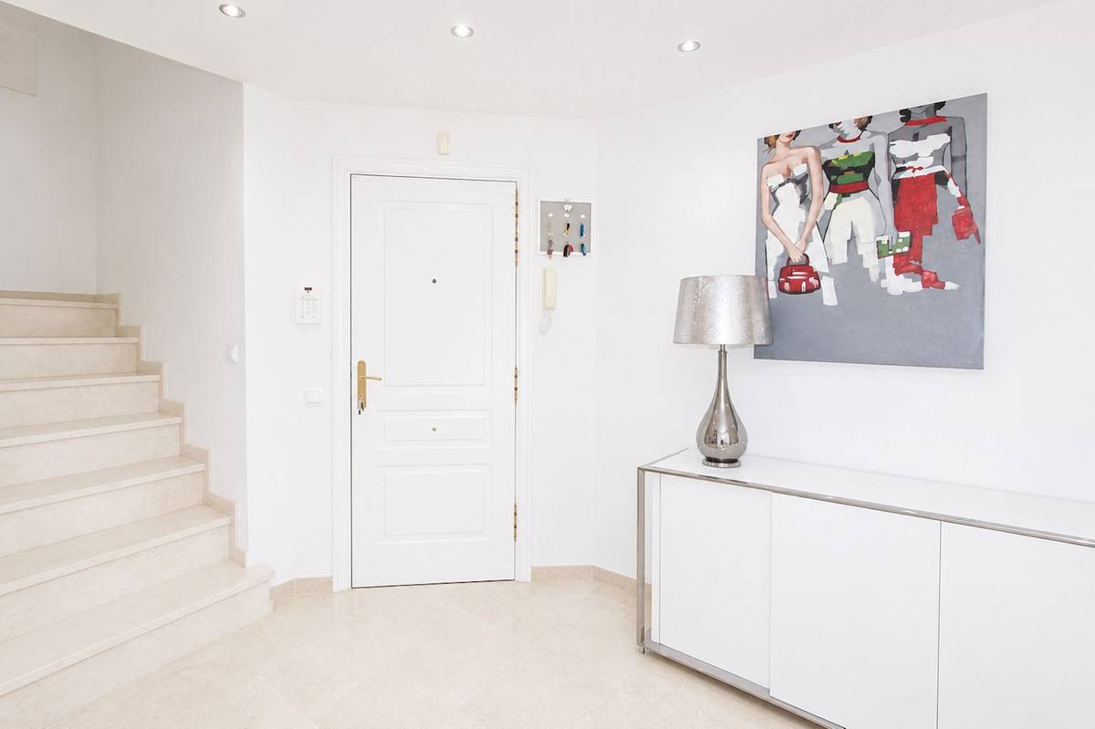Built-in wardrobe in master bedroom, duplex penthouse, Elviria Hills, Marbella