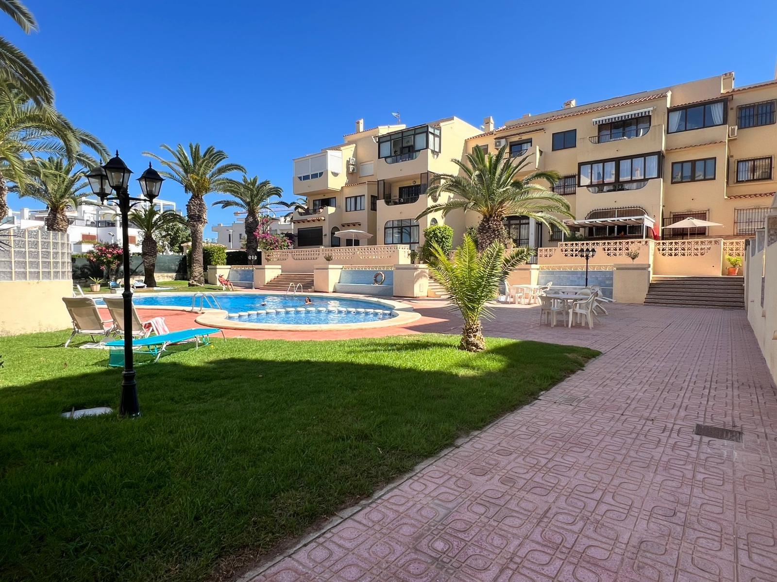 Double bedroom with built-in wardrobes in 1-bedroom apartment, Torre La Mata, Torrevieja