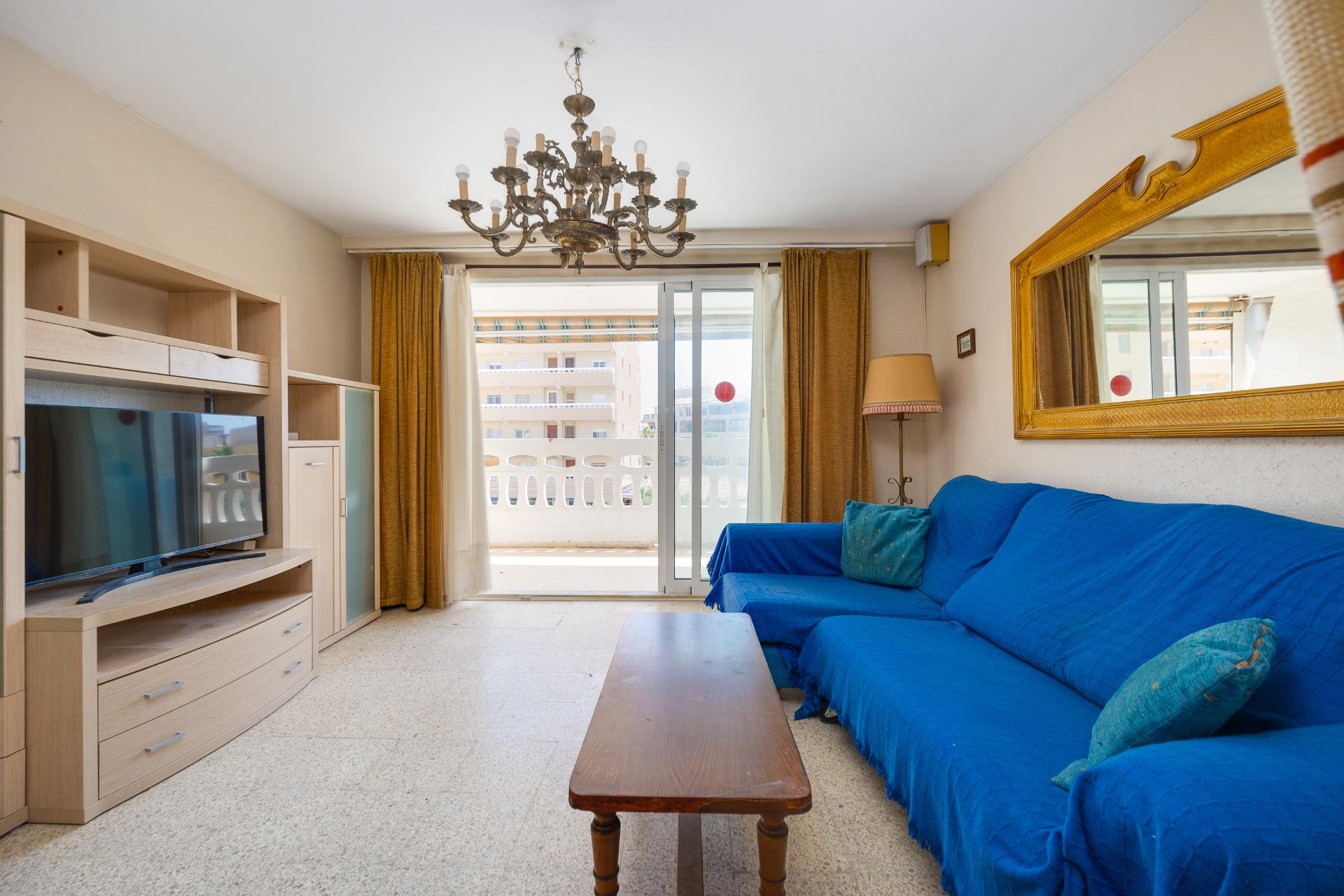 South-facing 5m2 terrace with outdoor seating in 1-bedroom apartment, La Mata