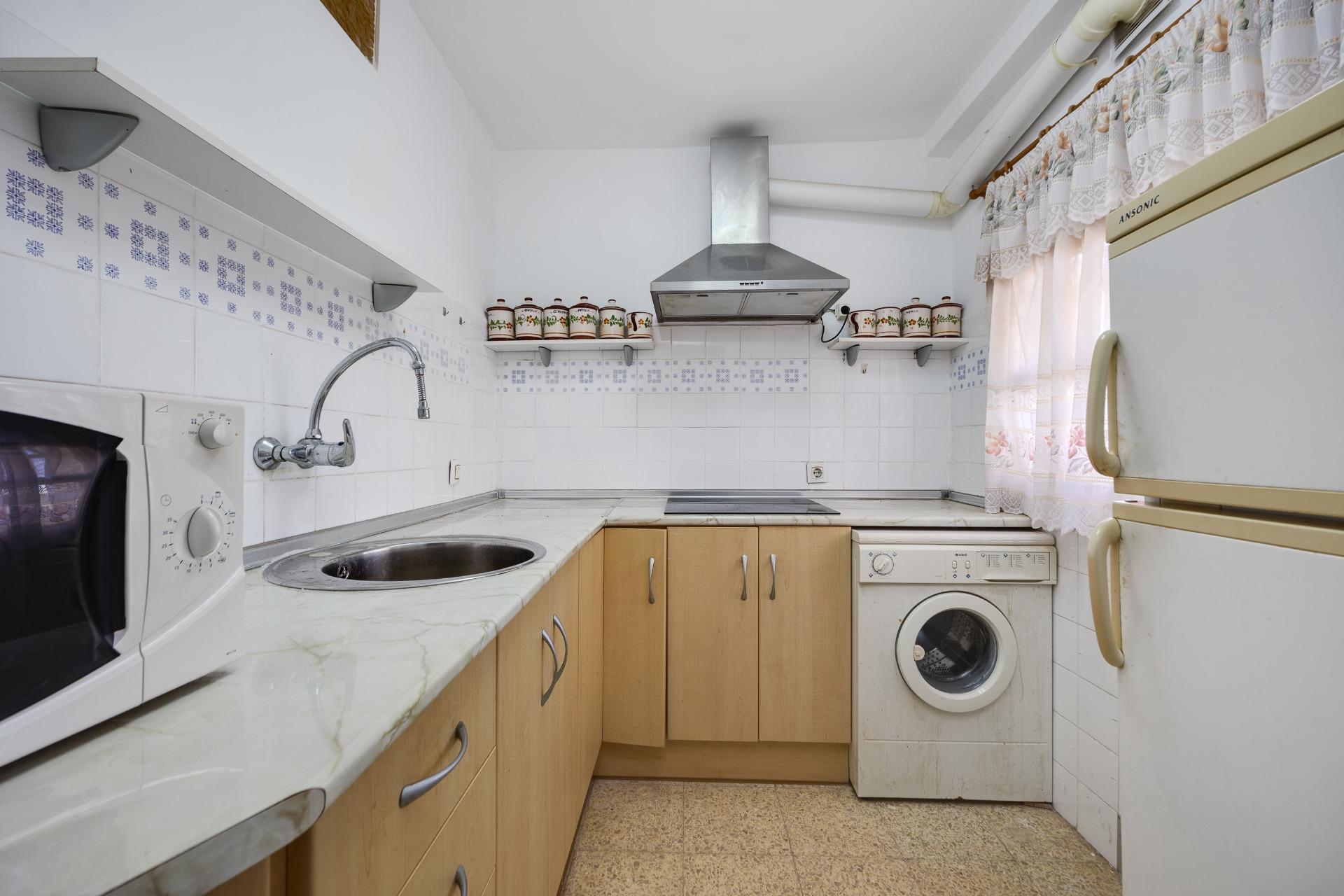 Bathroom with shower enclosure in 1-bedroom apartment, La Mata, Torrevieja