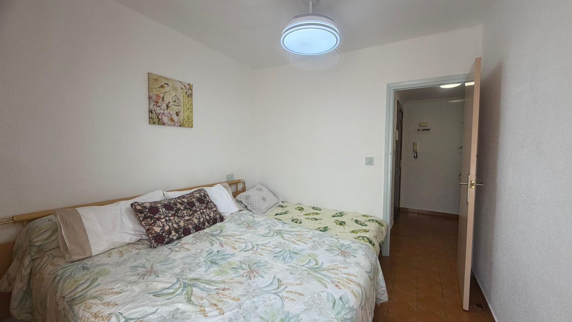 Terrace with sea views on 4th-floor penthouse, Playa de los Locos, Torrevieja