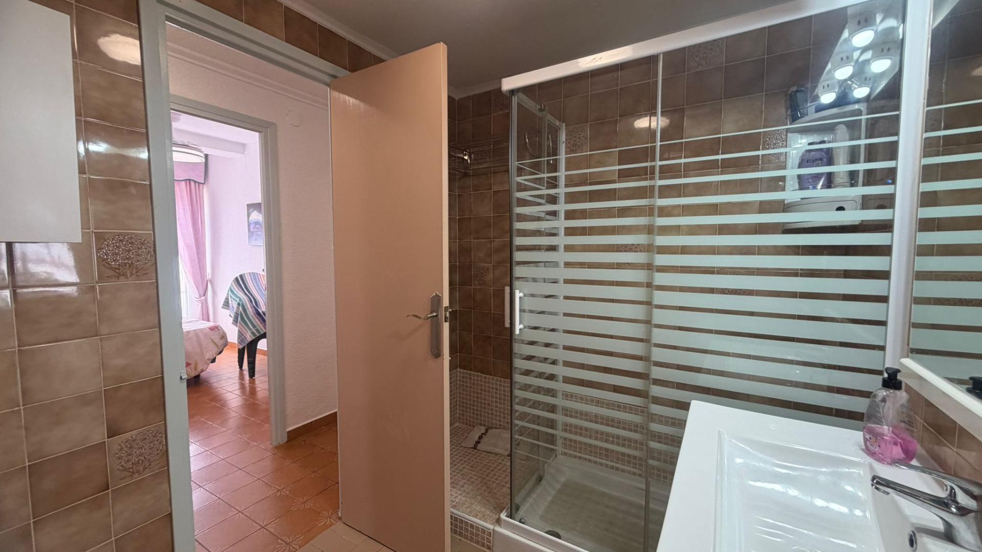 Entrance hallway in 3-bedroom penthouse, Playa de los Locos, Torrevieja