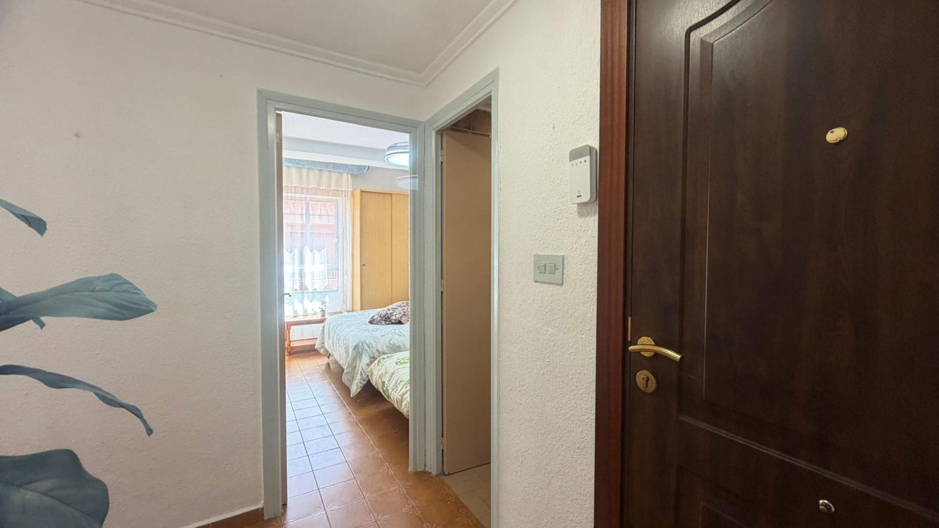 Open-plan living and dining room in 3-bedroom penthouse, Playa de los Locos, Torrevieja