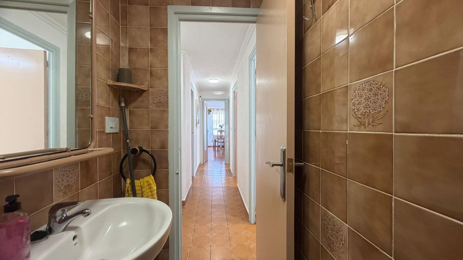 Kitchen worktop and fitted units in penthouse, Playa de los Locos, Torrevieja