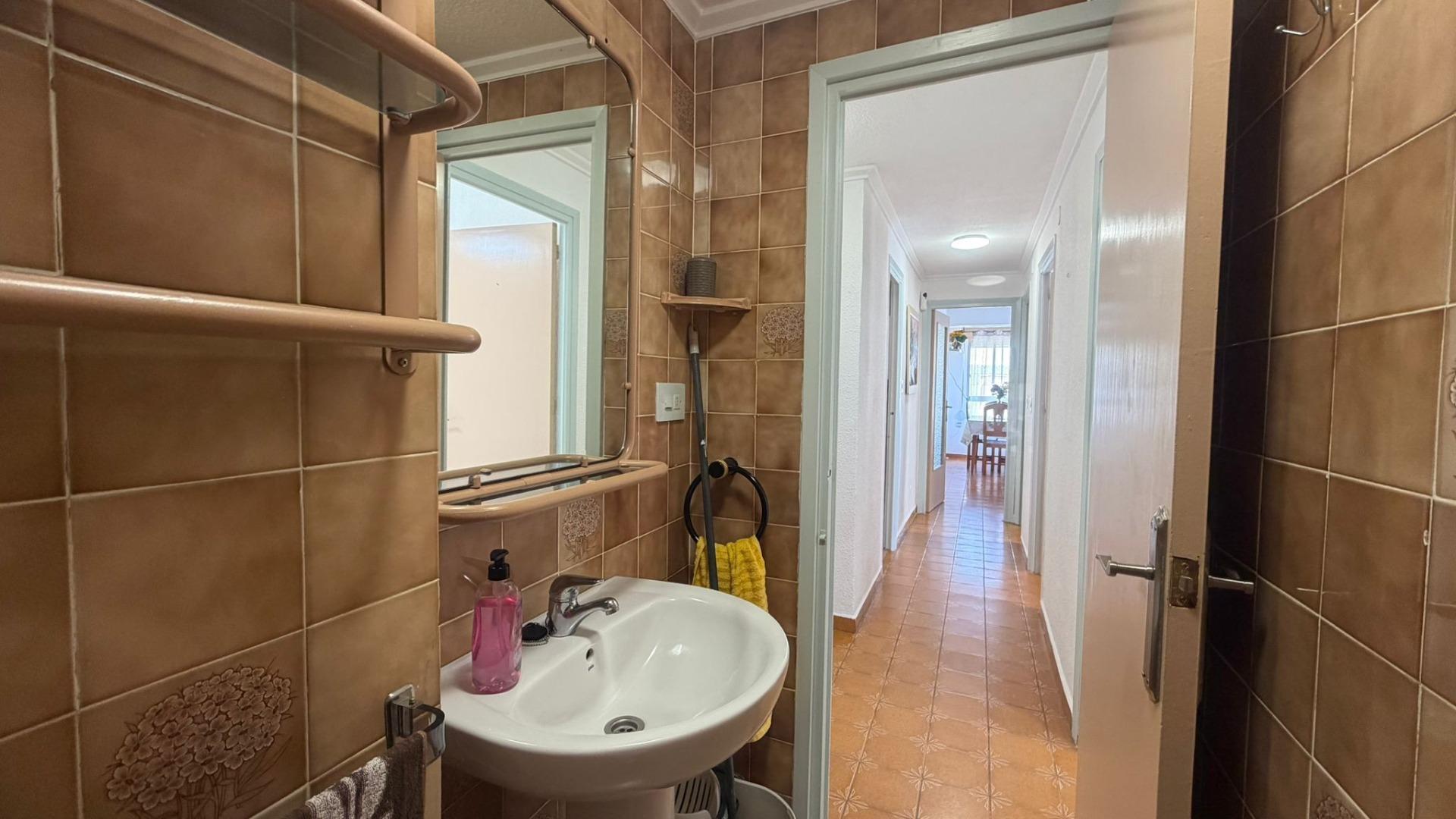 Double bedroom with built-in wardrobes in 4th-floor penthouse, Playa de los Locos, Torrevieja