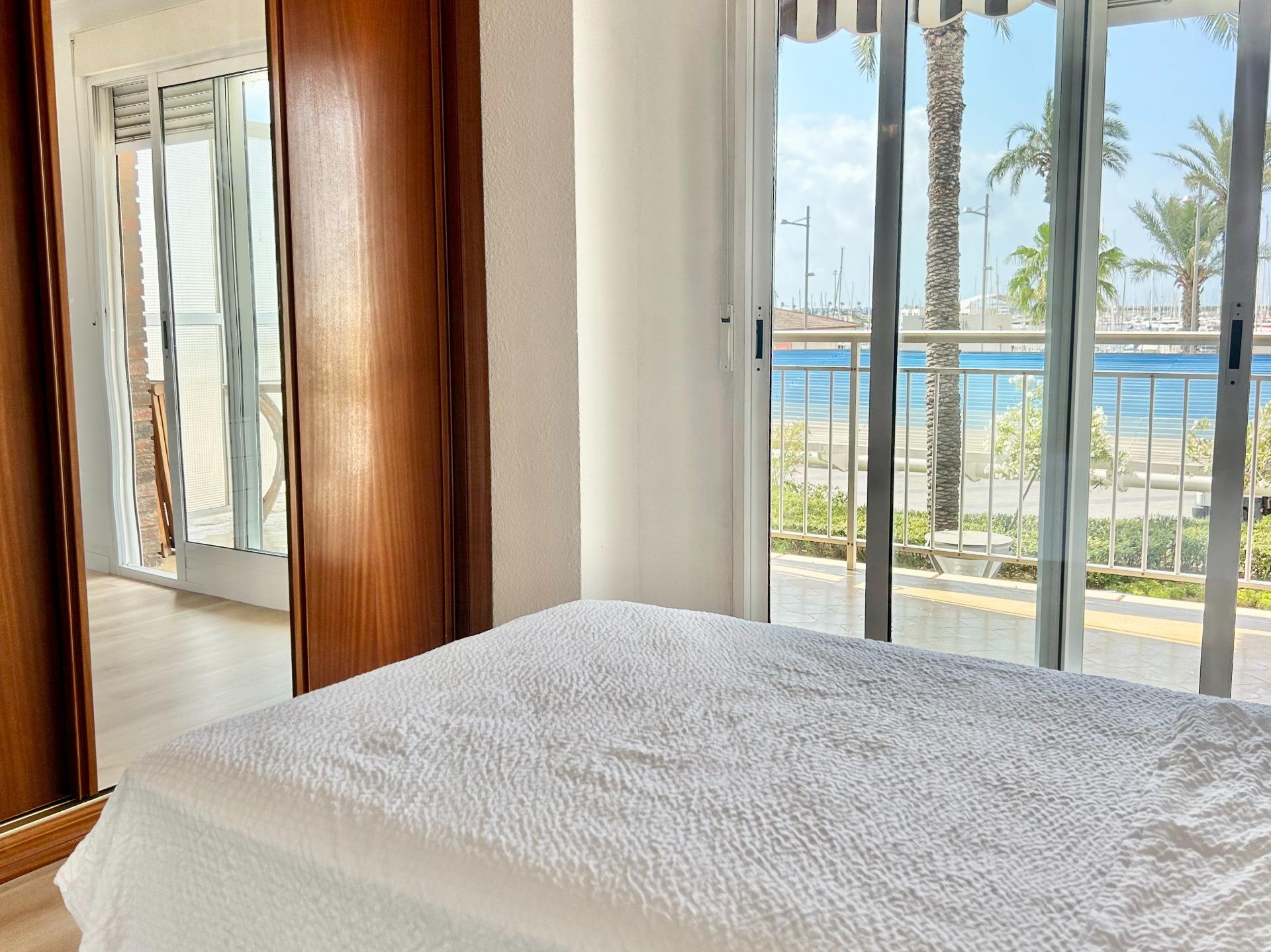 Separate laundry room in 4-bedroom apartment on Paseo Marítimo, Torrevieja