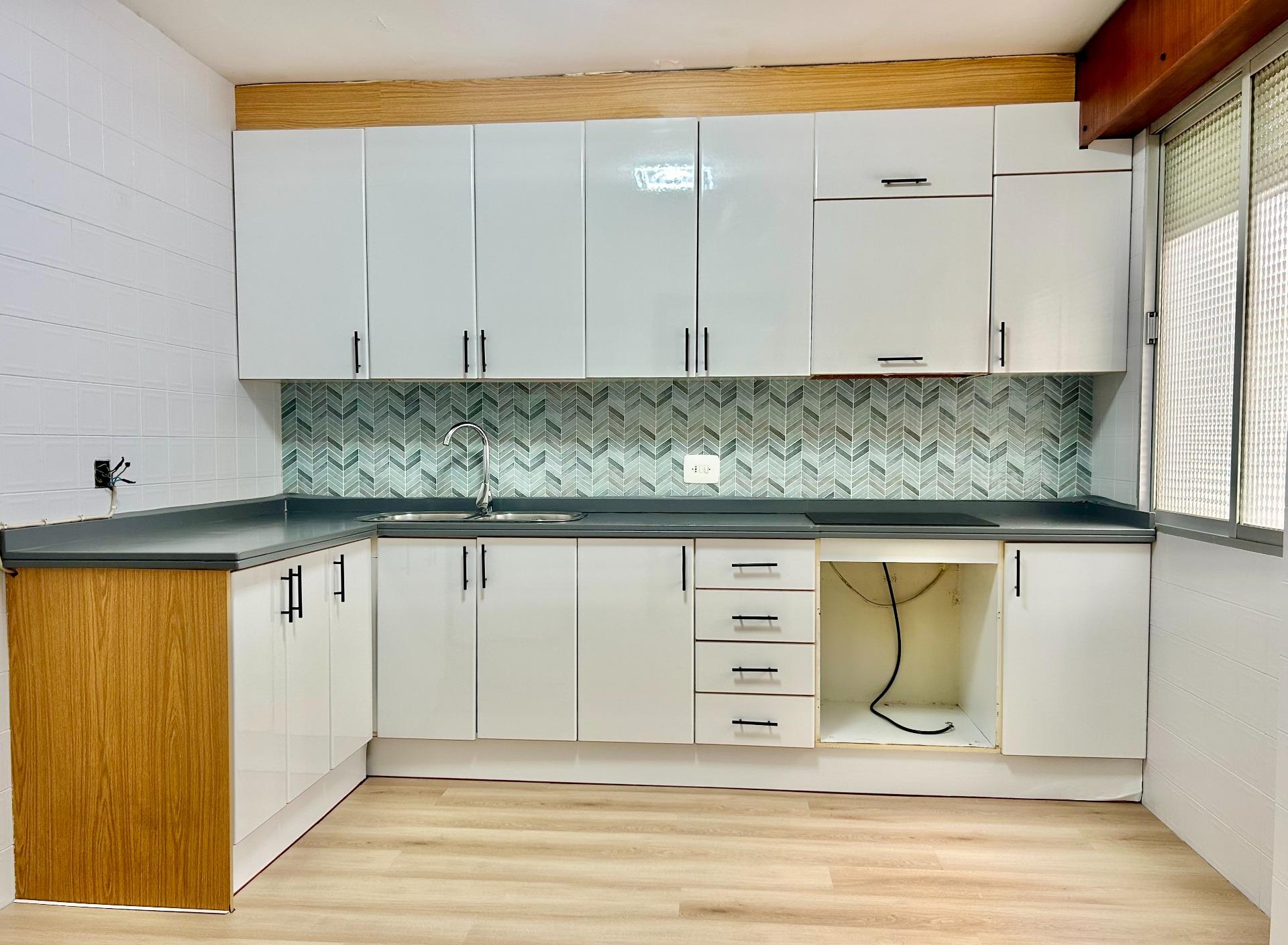 Second bedroom in 4-bedroom apartment on Paseo Marítimo, Torrevieja