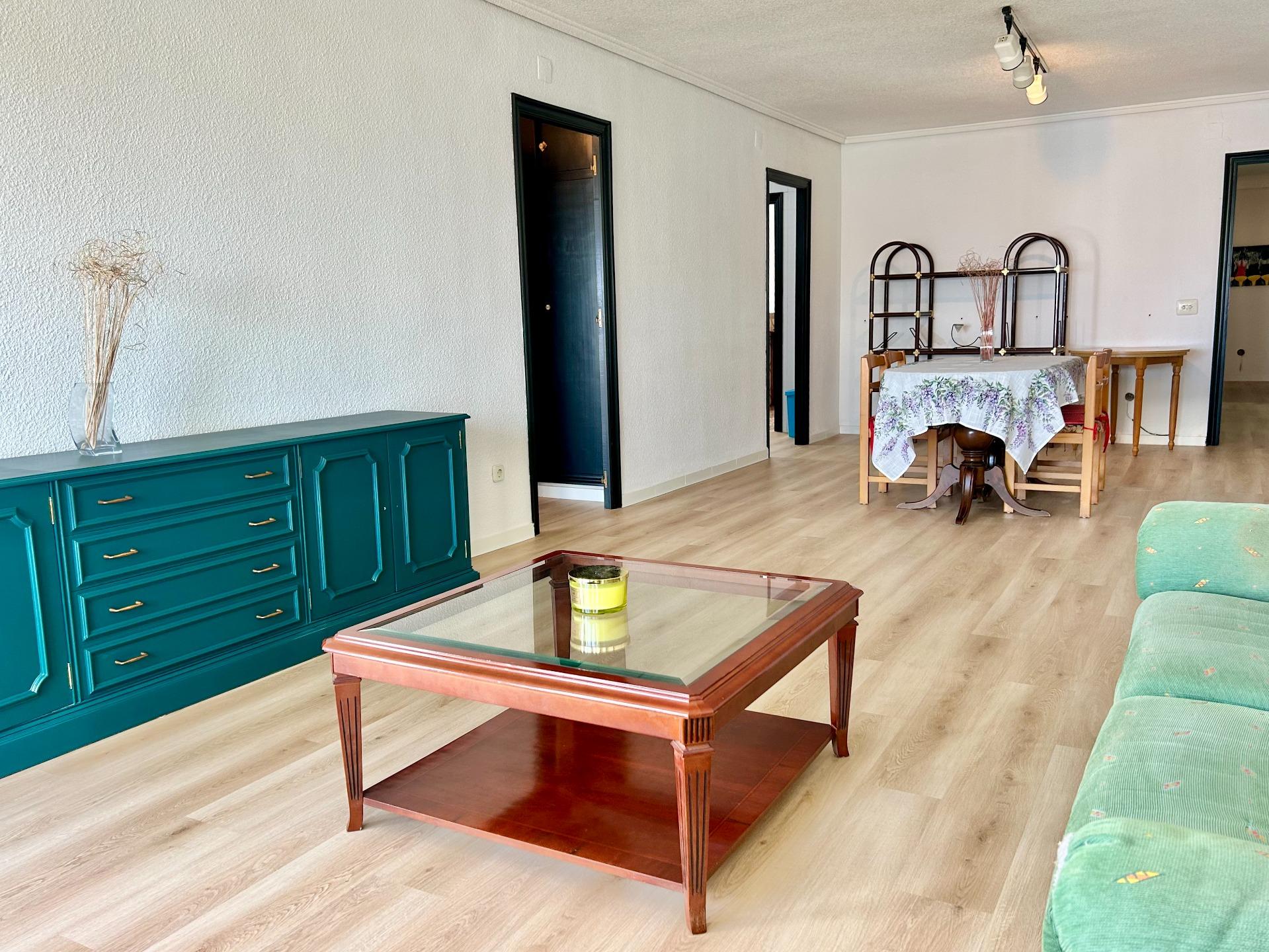 Third bedroom in 4-bedroom apartment on Paseo Marítimo, Torrevieja