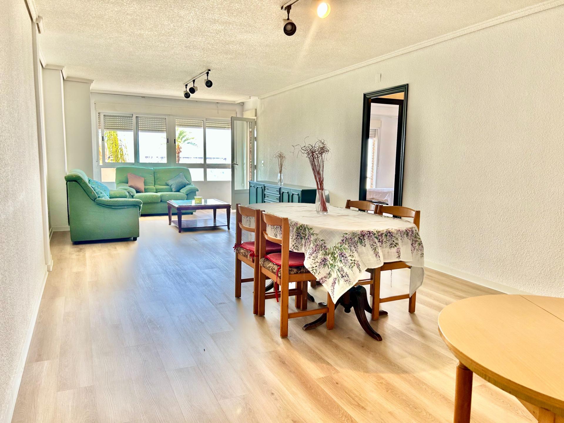 Fourth bedroom in 4-bedroom apartment on Paseo Marítimo, Torrevieja