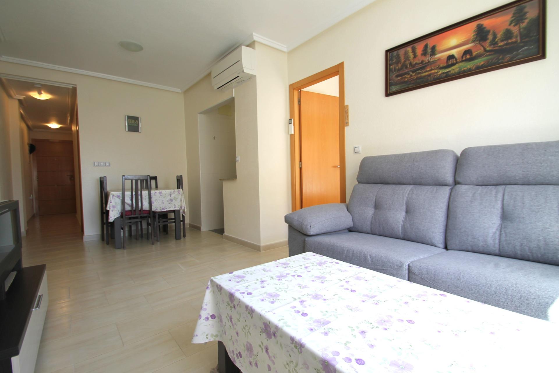 Kitchen with fitted units and worktop in 2-bedroom apartment, El Molino, Torrevieja