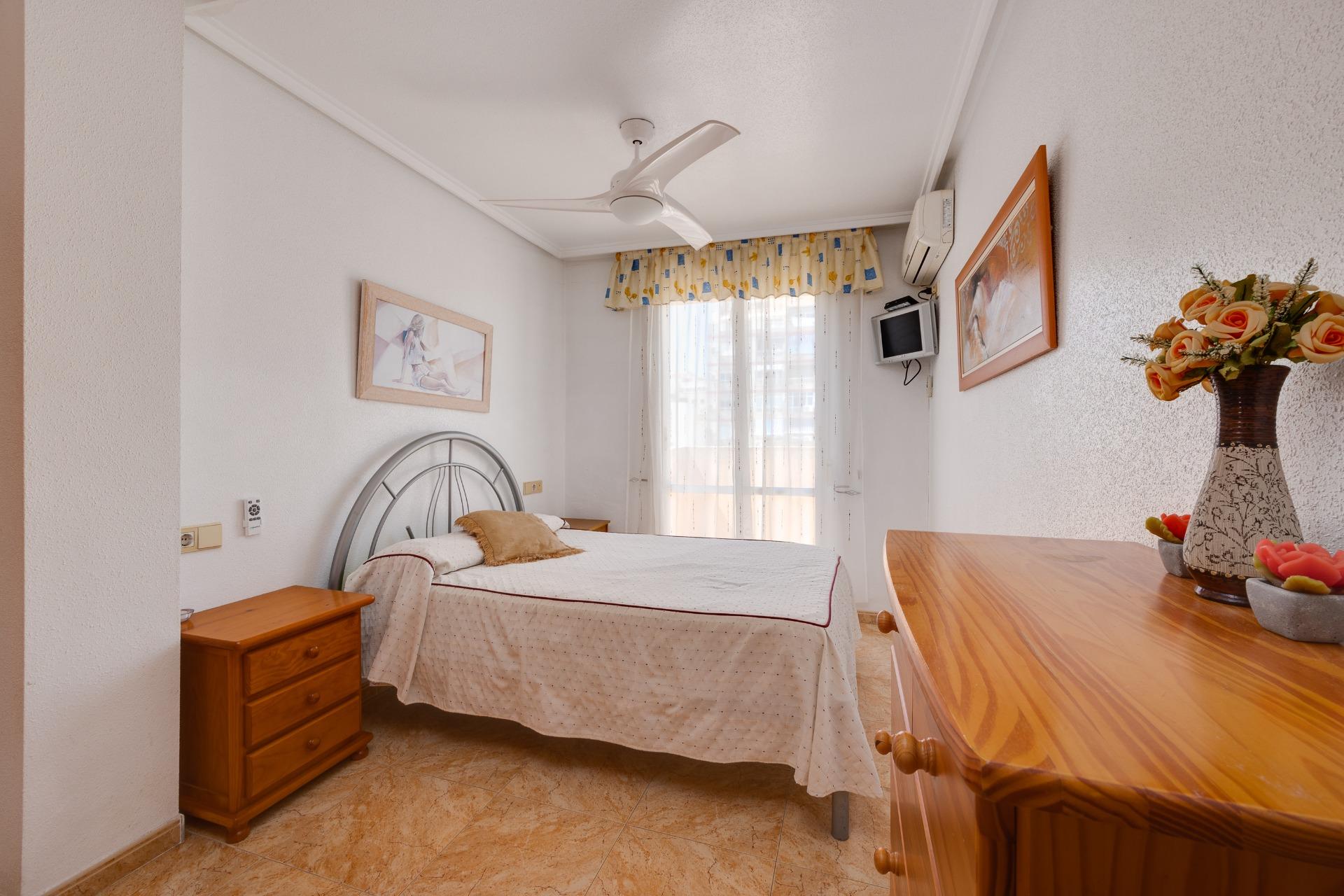 Kitchen appliances and tiled splashback in penthouse, El Molino, Torrevieja