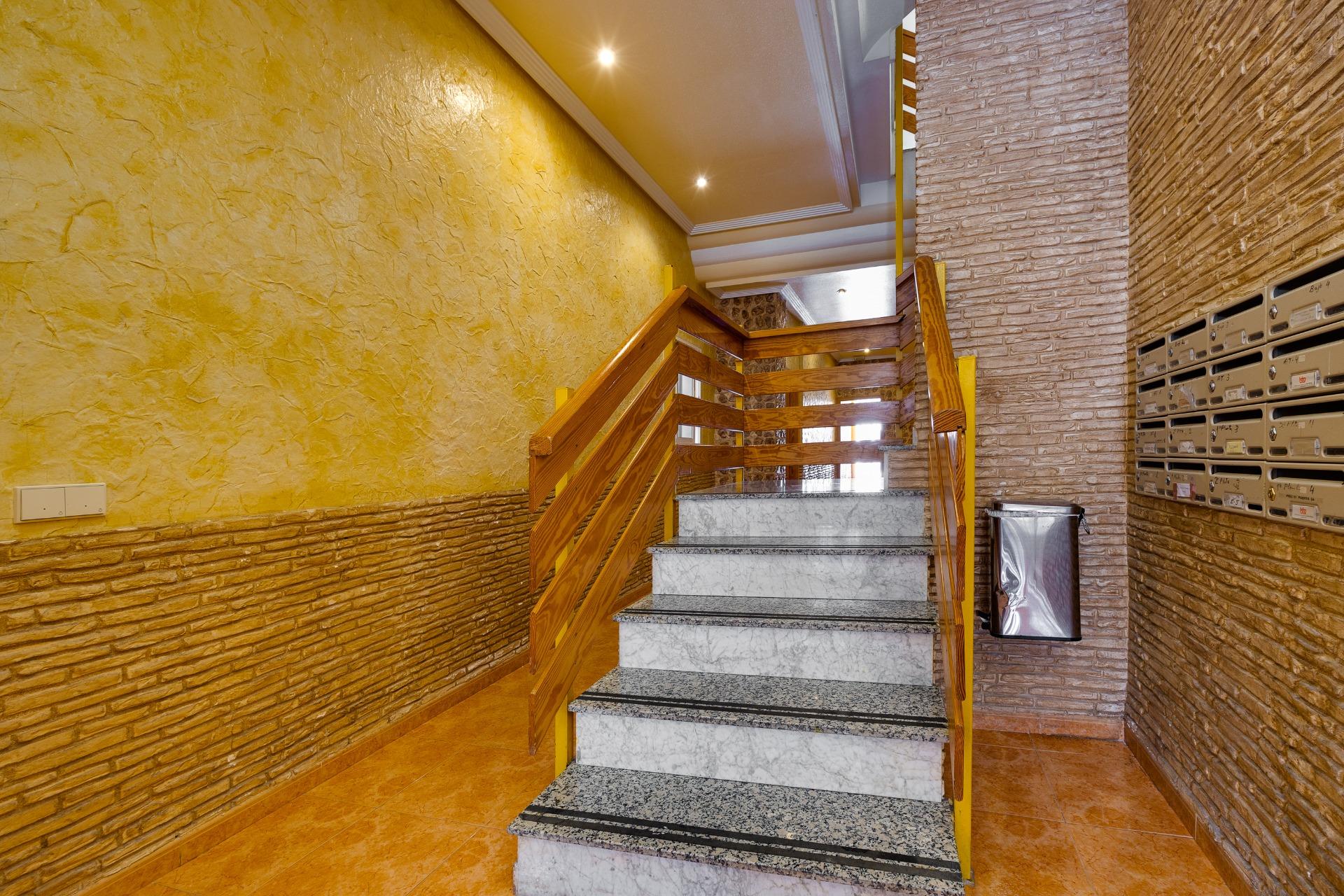 Bathroom wall tiles and fittings in 3-bedroom penthouse, El Molino