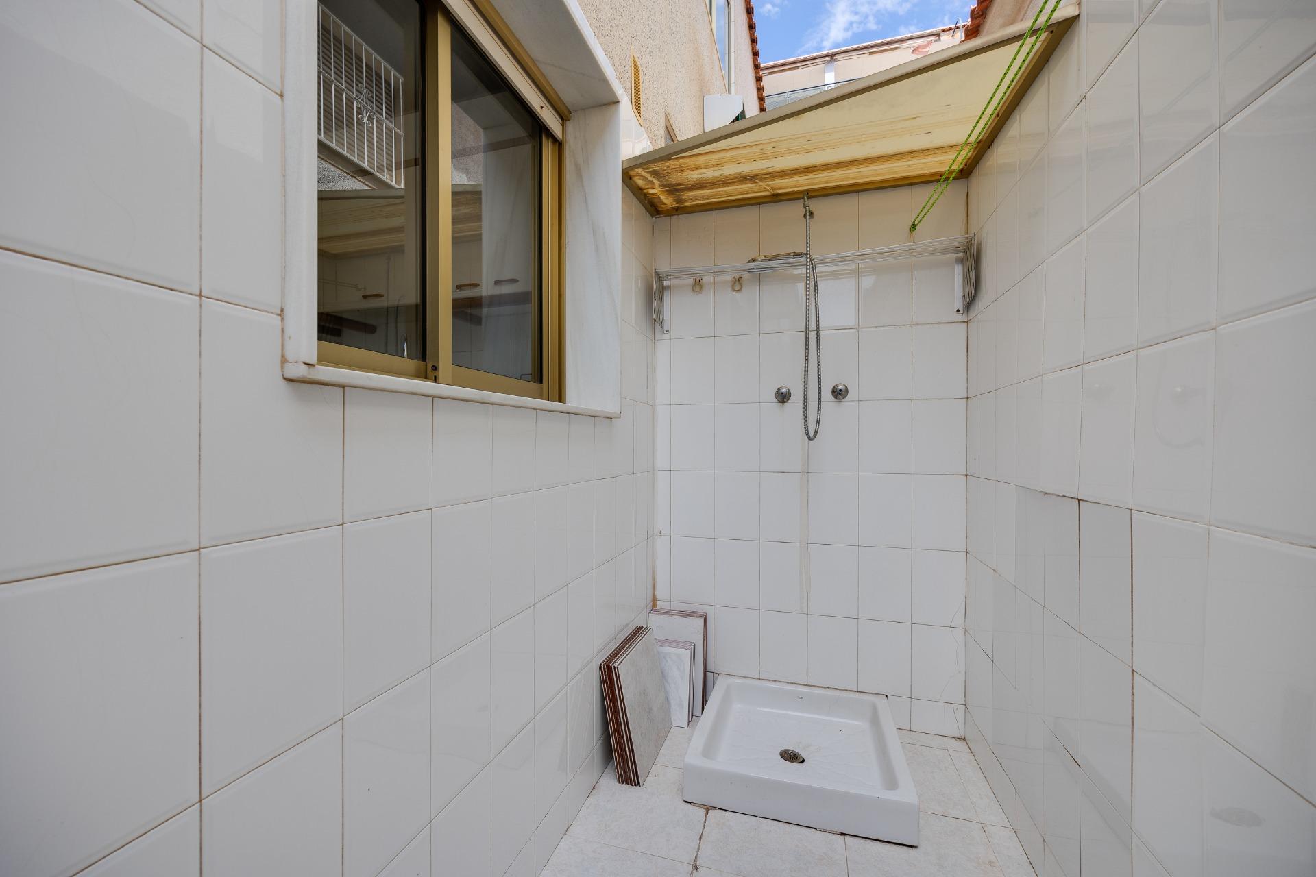 Kitchen appliances and storage in 2-bedroom apartment, Acequion, Torrevieja