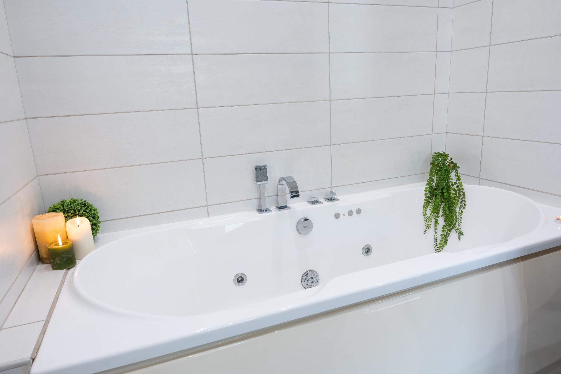 Pool water surface, private pool of 3-bedroom villa, Playa Flamenca