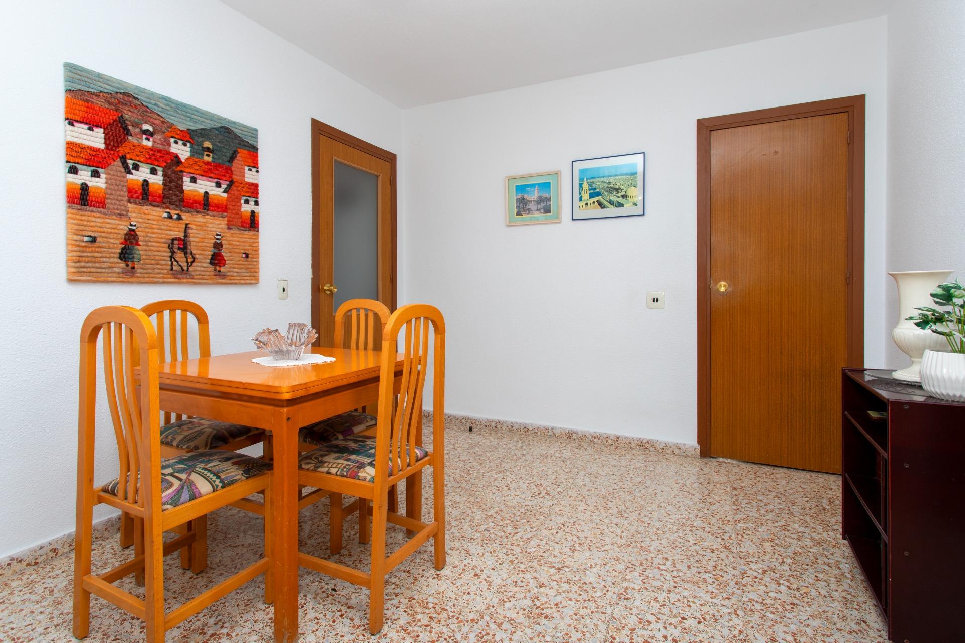 Dining area with window in 3-bedroom penthouse, Playa del Cura, Torrevieja